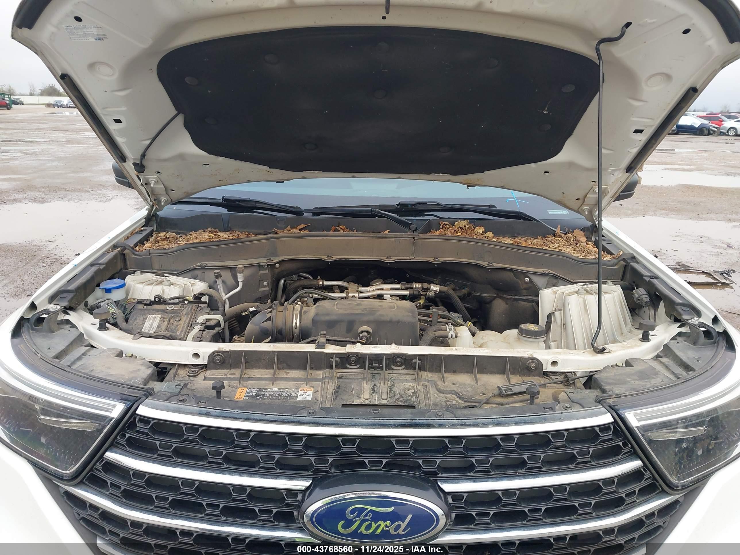 FORD EXPLORER image 10