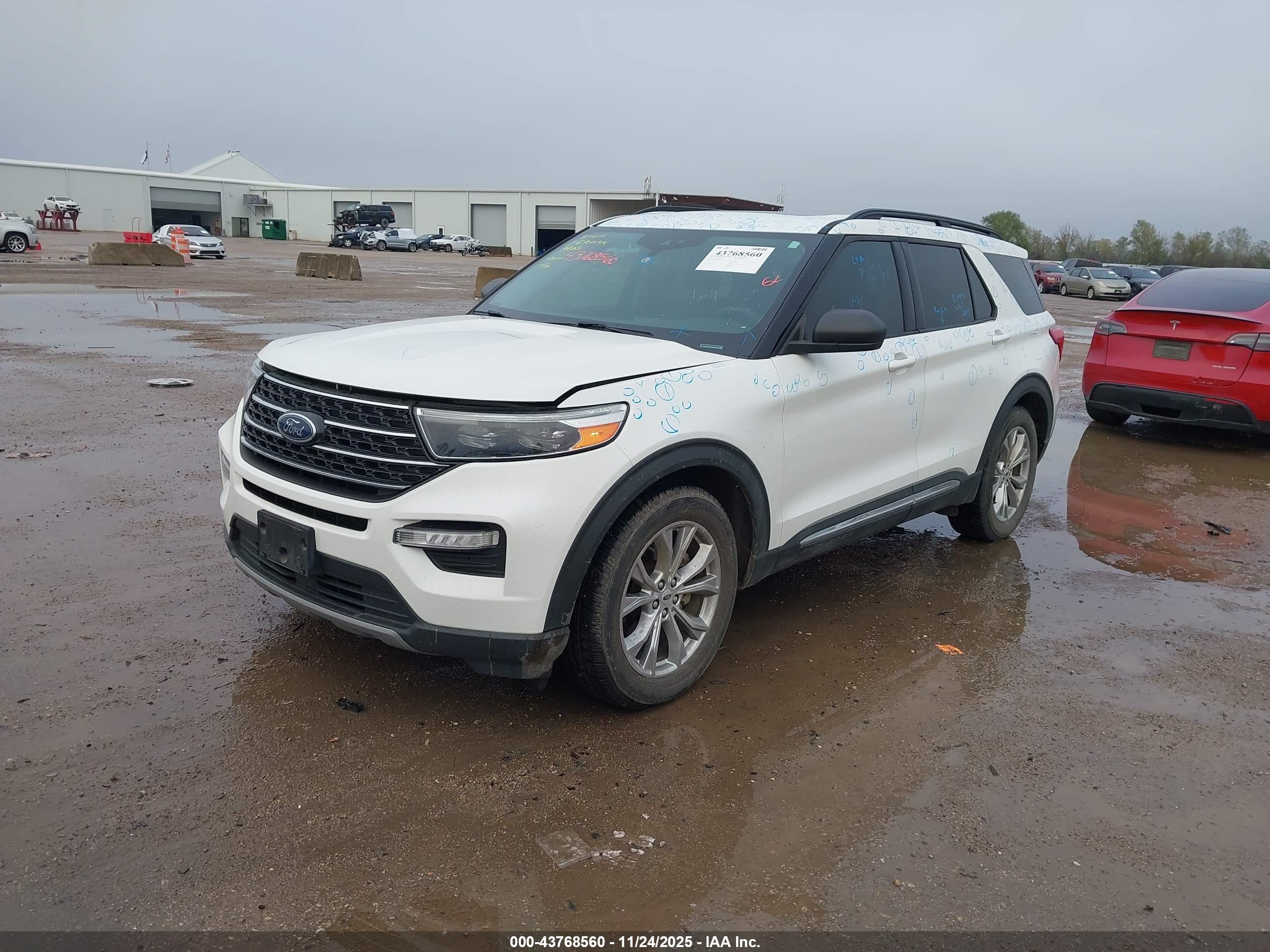FORD EXPLORER image 2