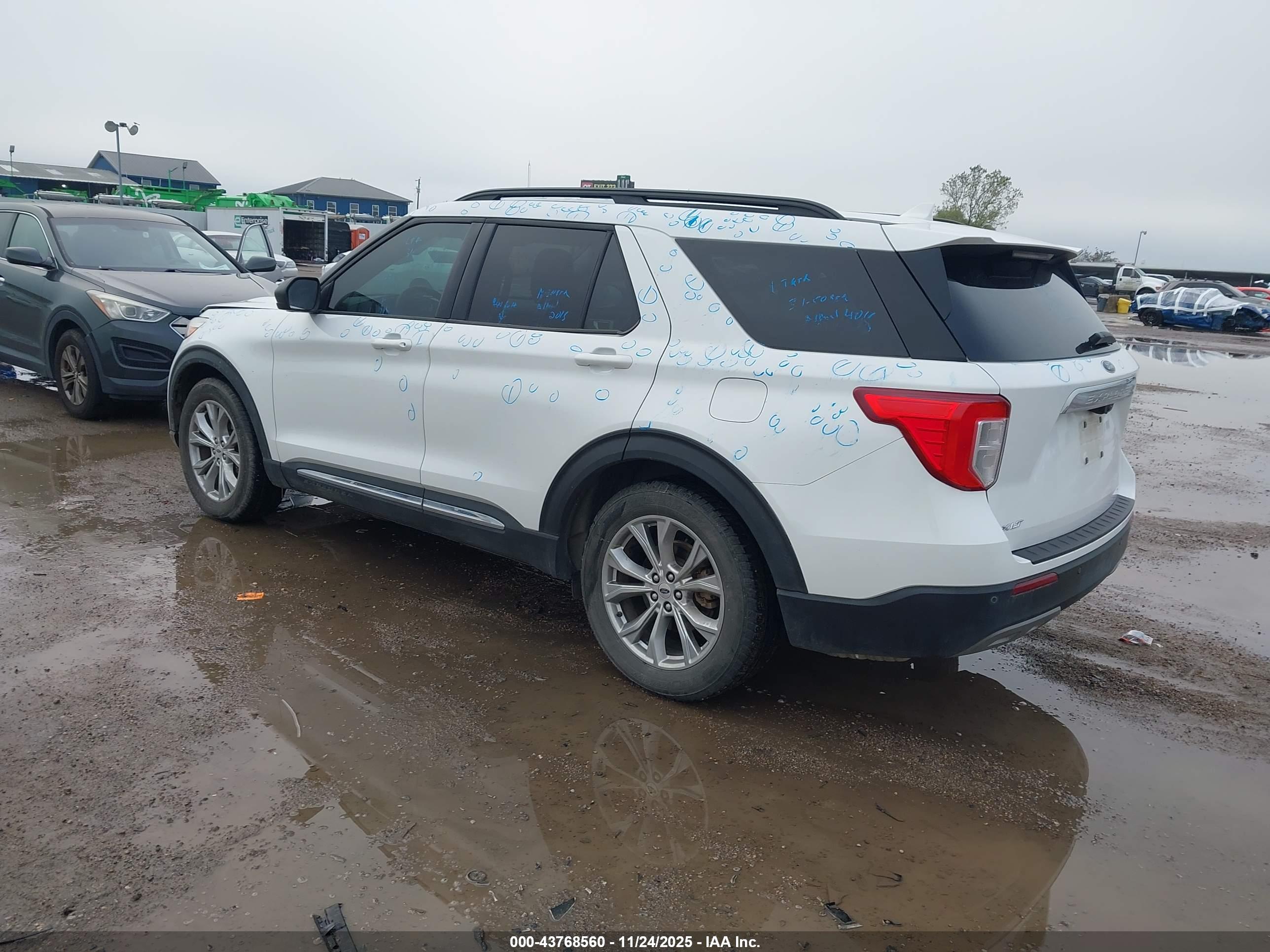 FORD EXPLORER image 3