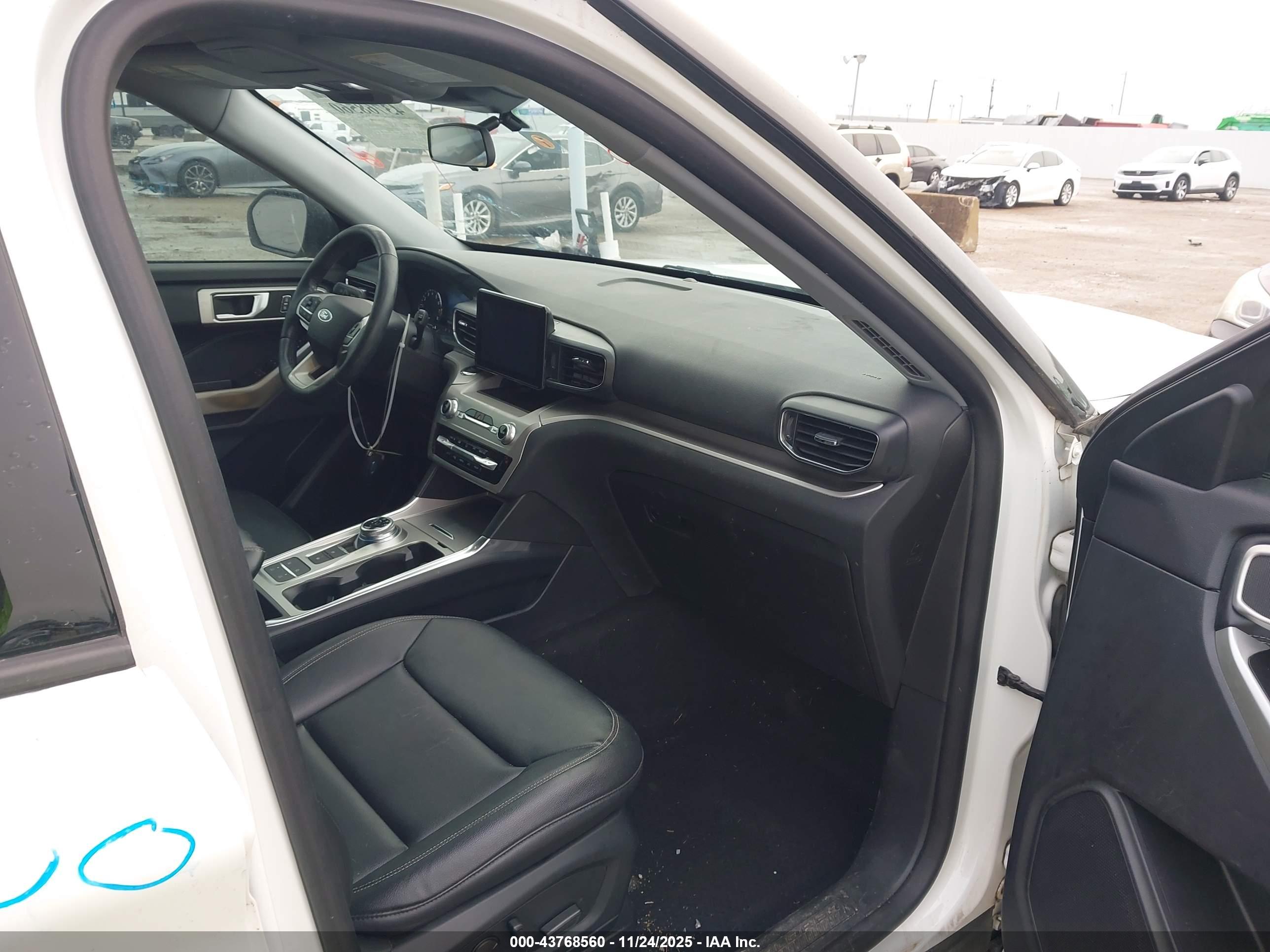 FORD EXPLORER image 5