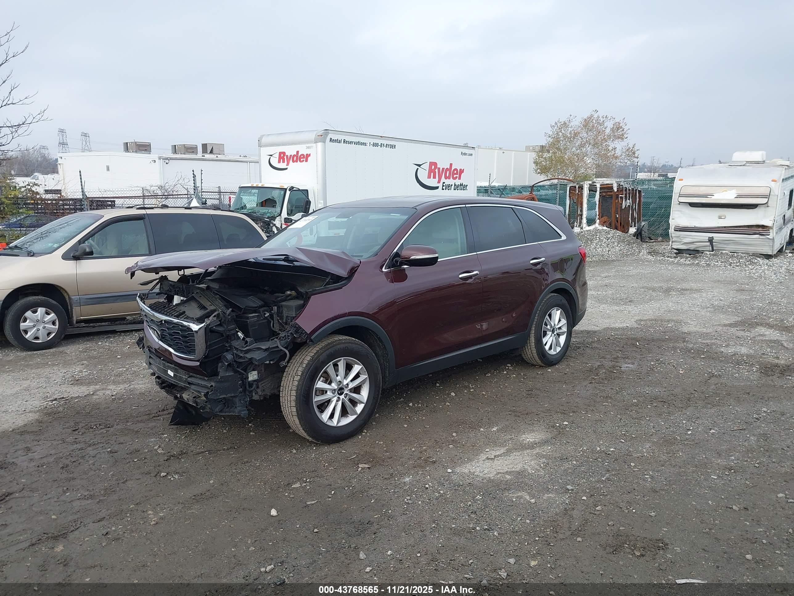 KIA SORENTO image 2