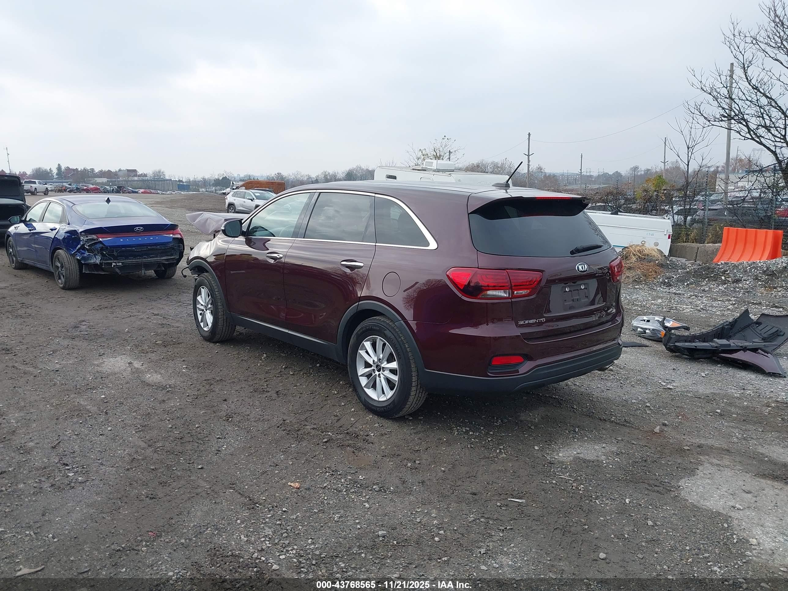 KIA SORENTO image 3