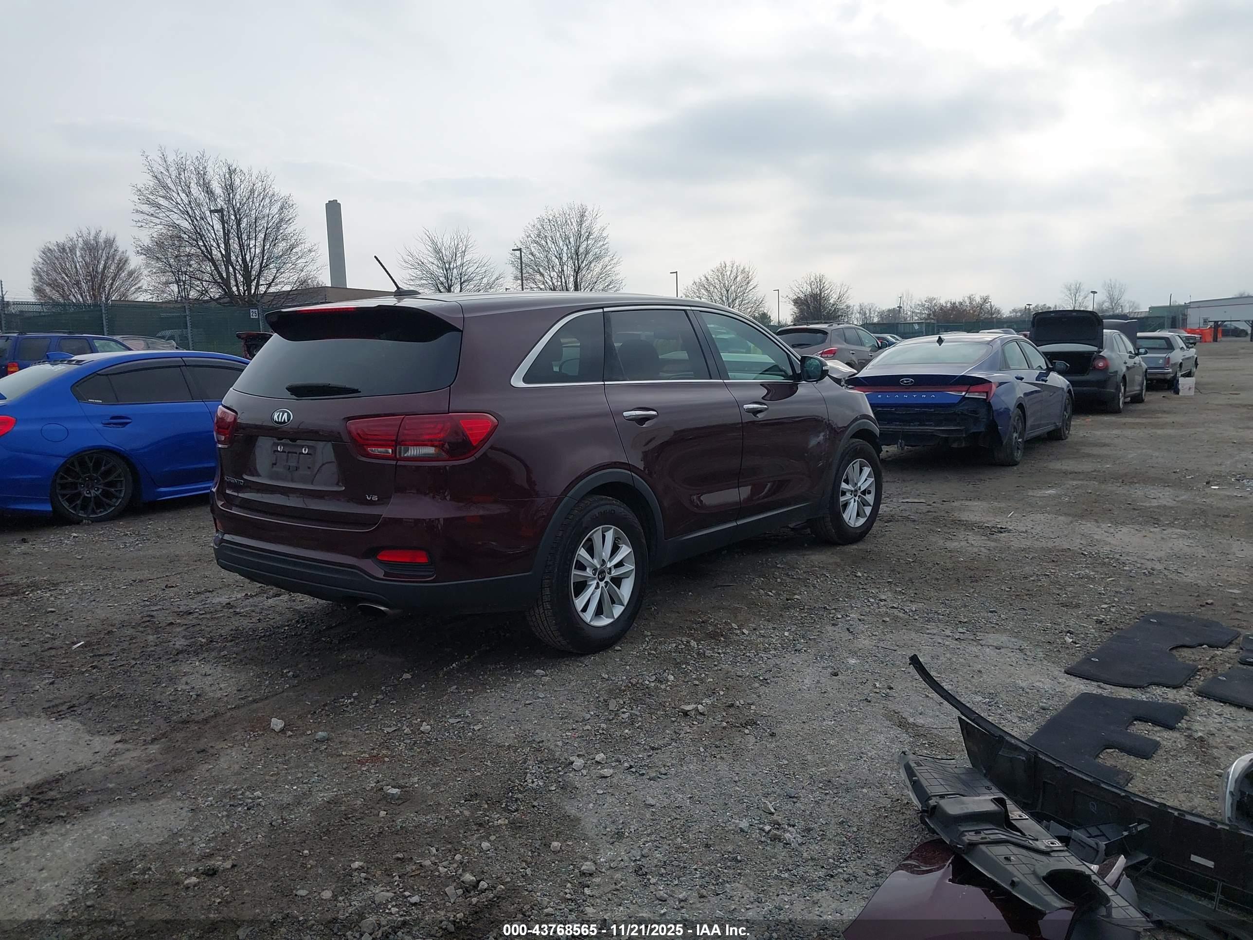 KIA SORENTO image 4