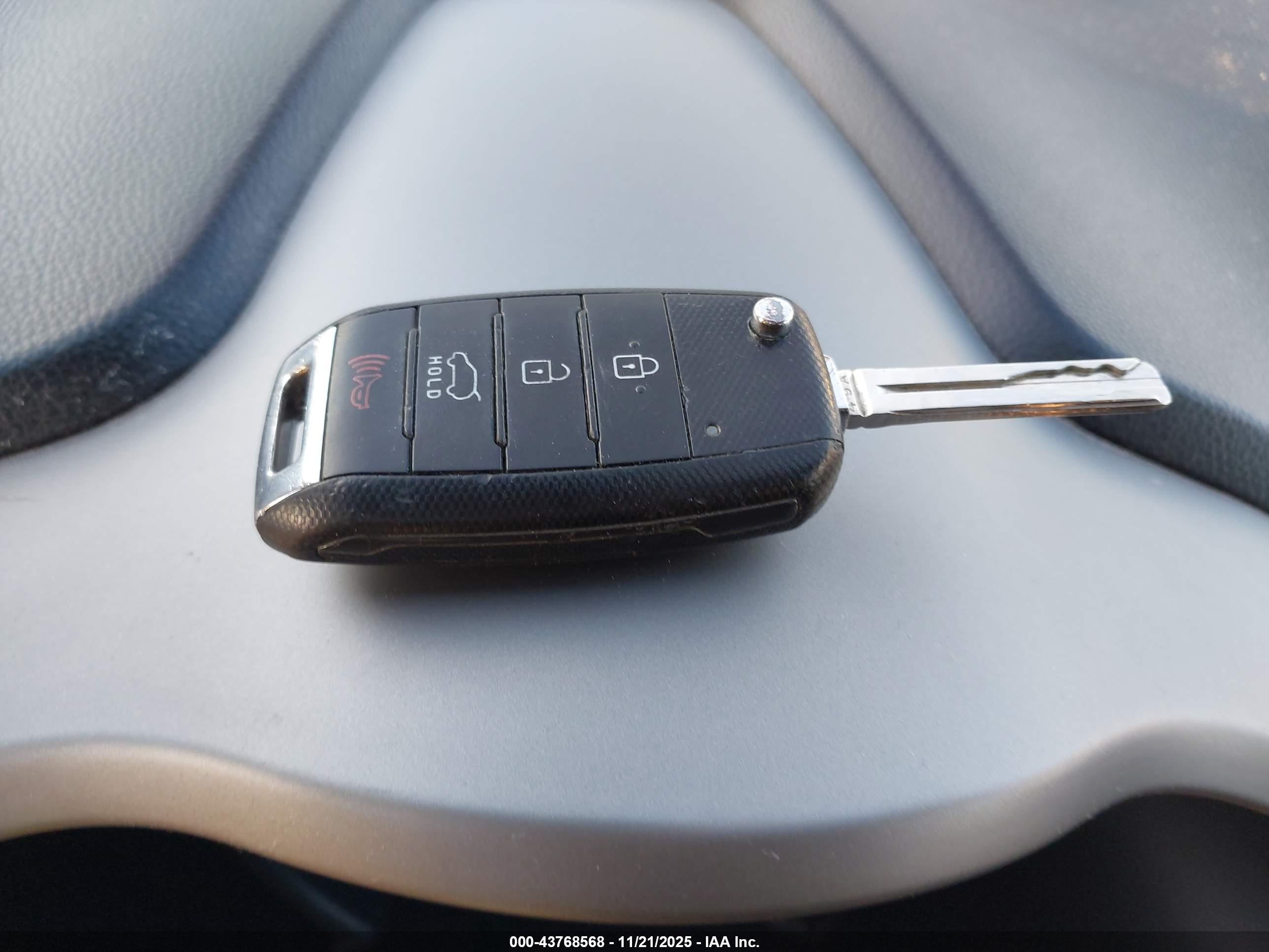 KIA SPORTAGE image 11