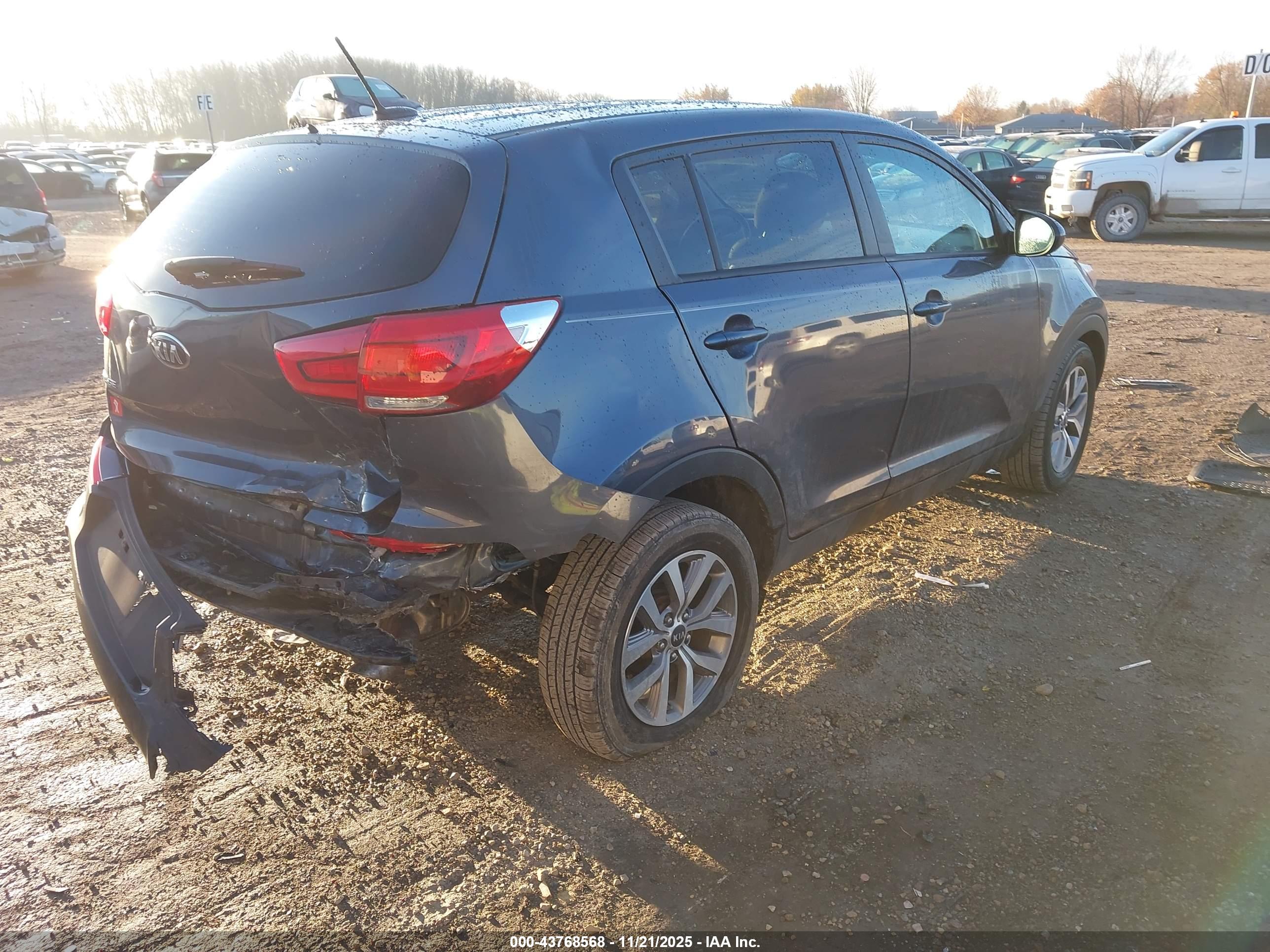 KIA SPORTAGE image 4