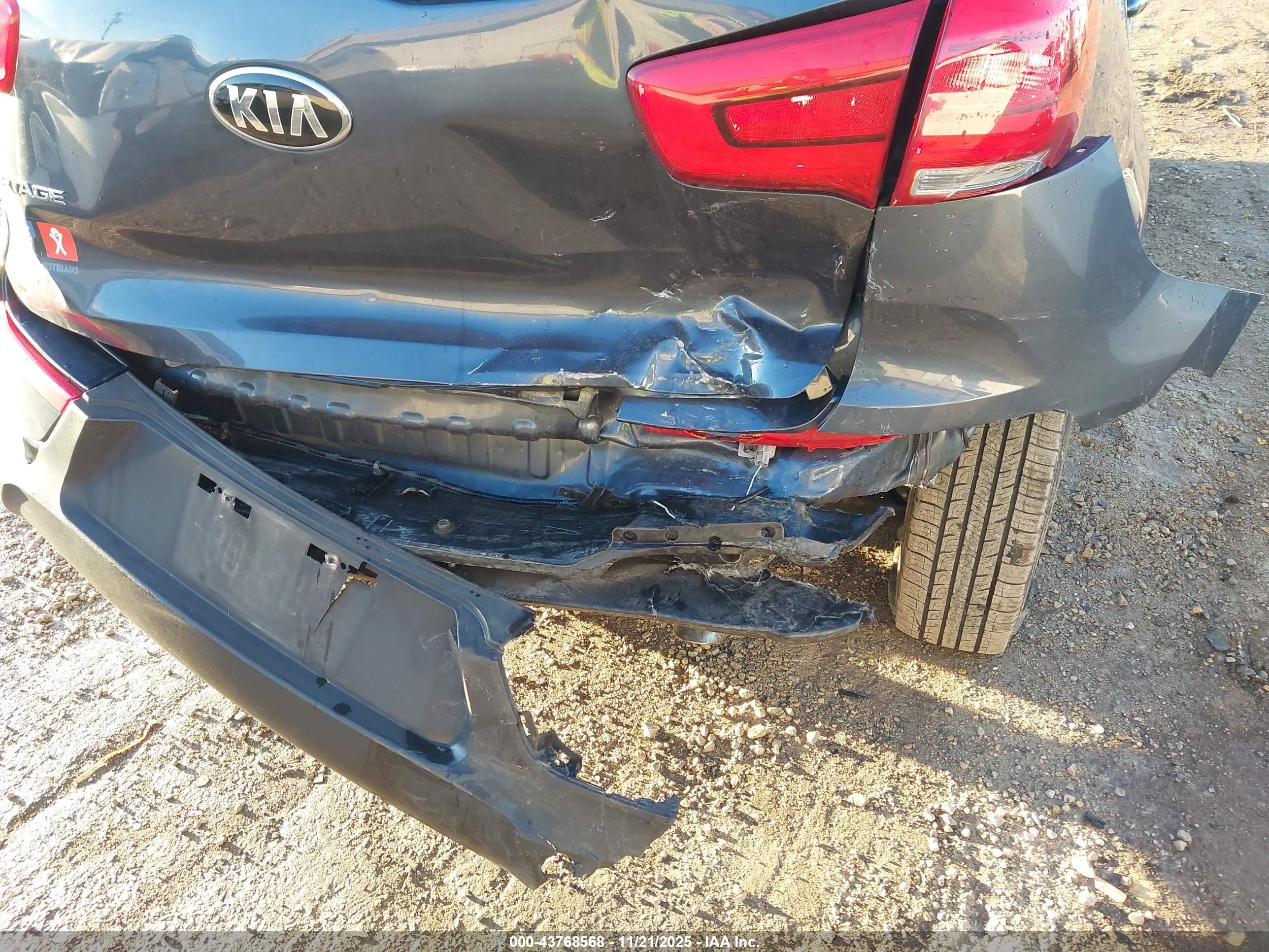 KIA SPORTAGE image 6