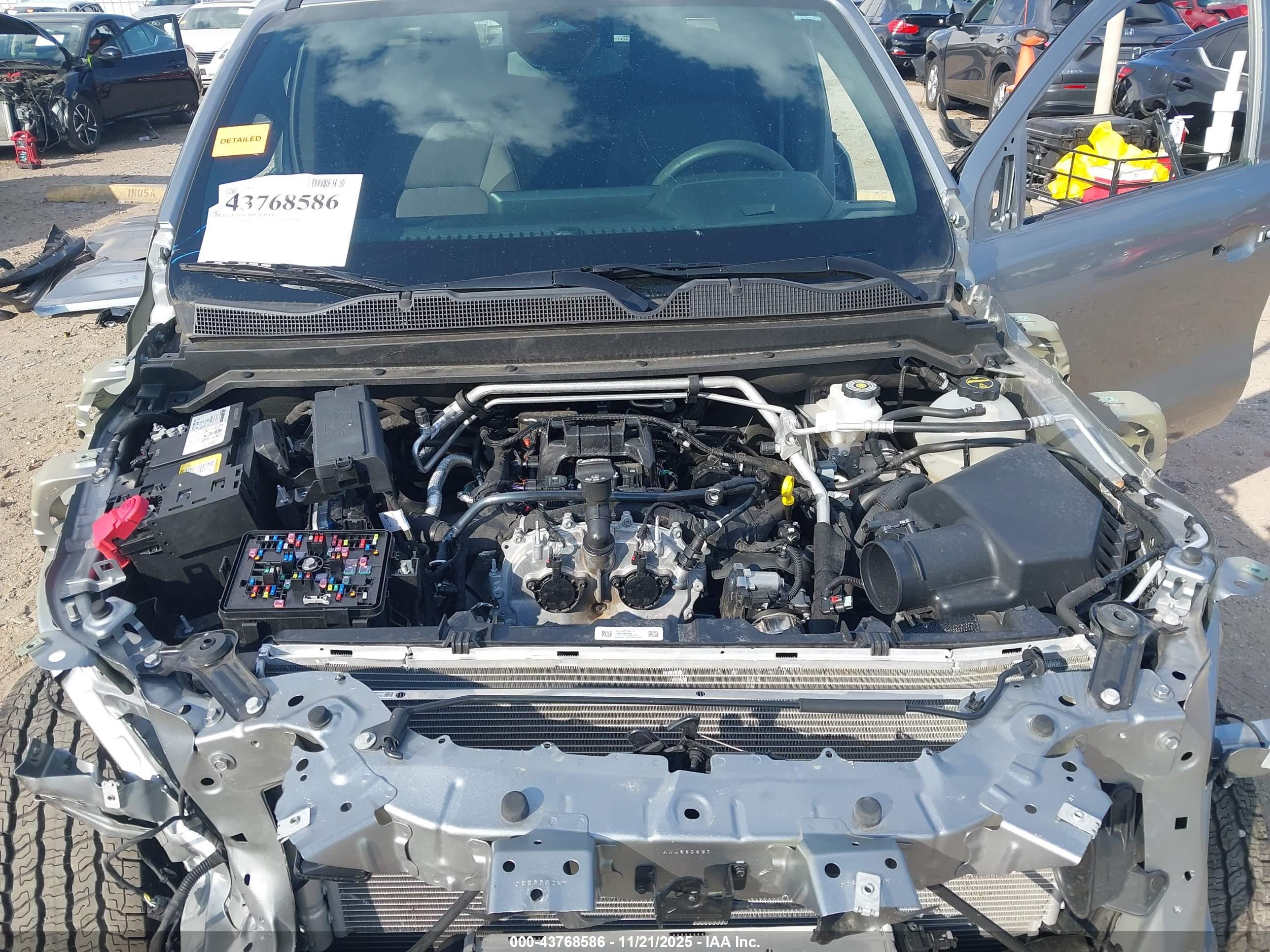 CHEVROLET COLORADO image 10