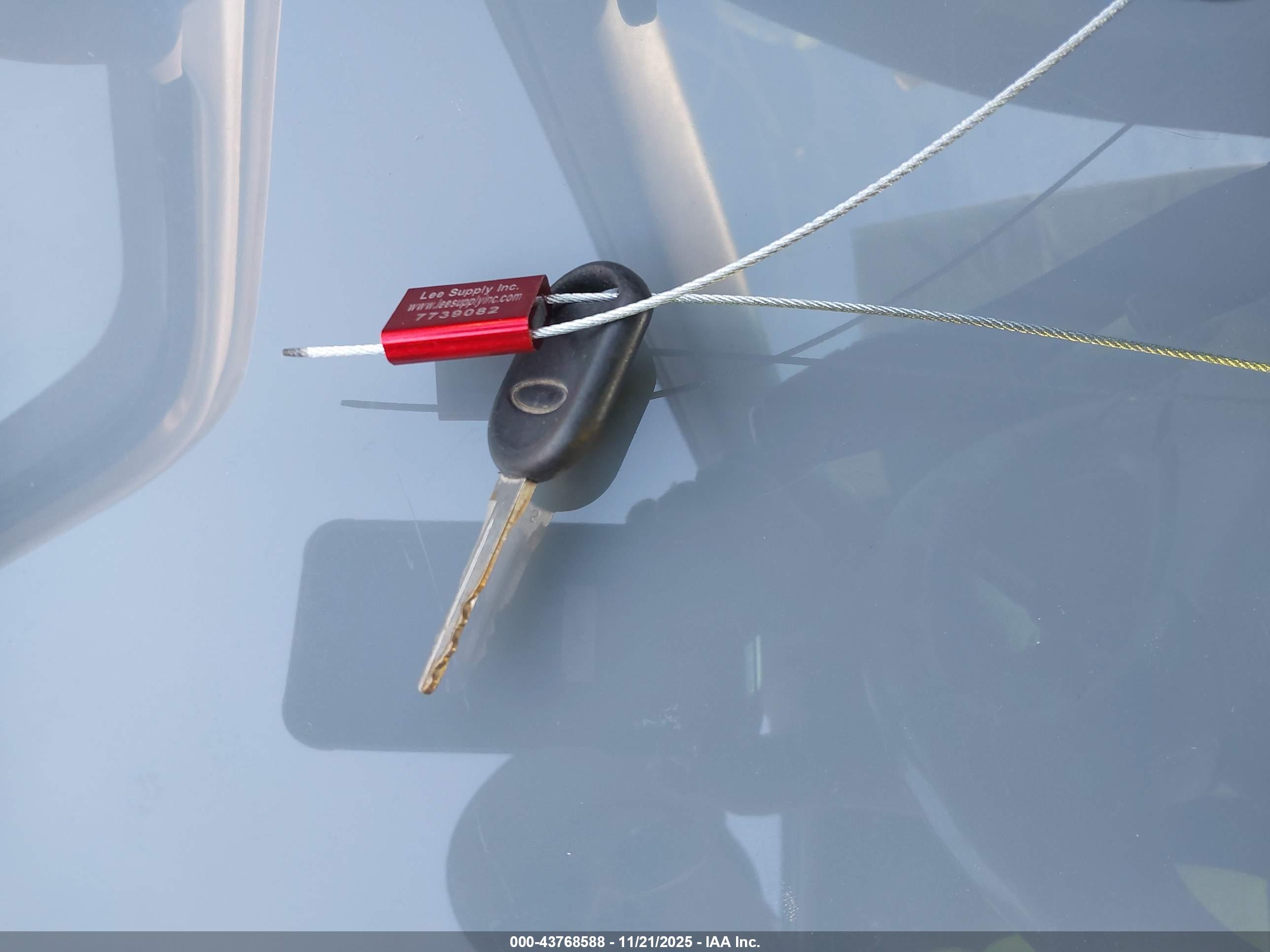 FORD EXPLORER image 11