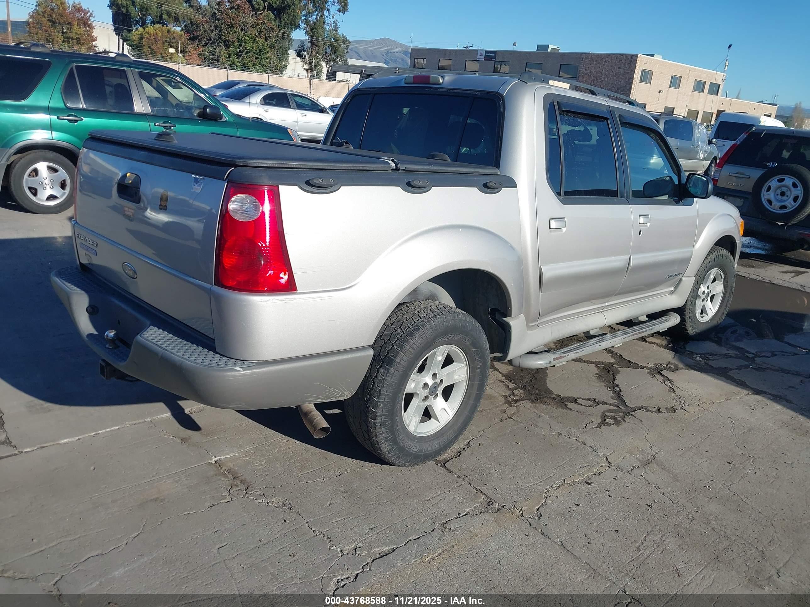 FORD EXPLORER image 4