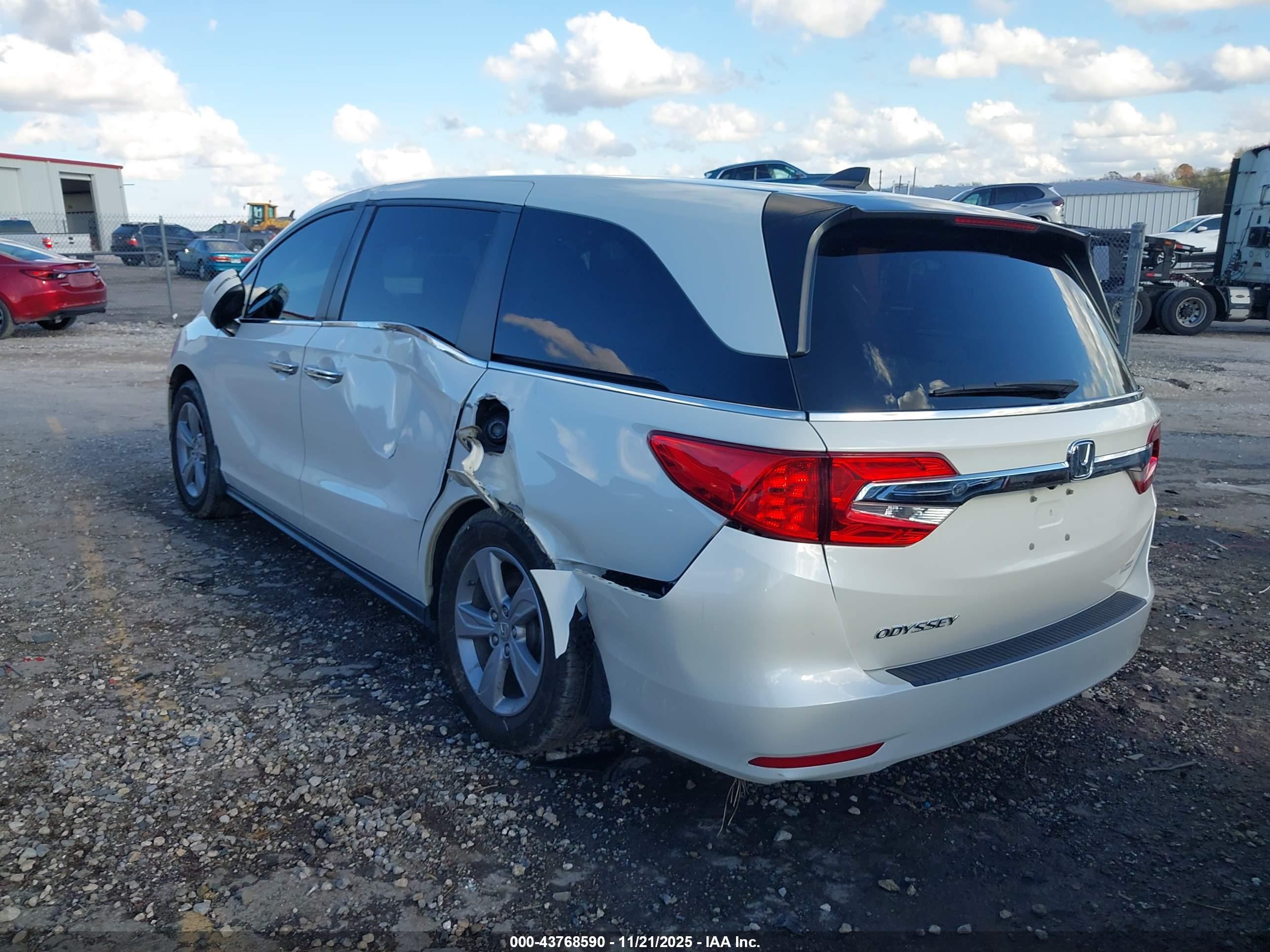 HONDA ODYSSEY image 3