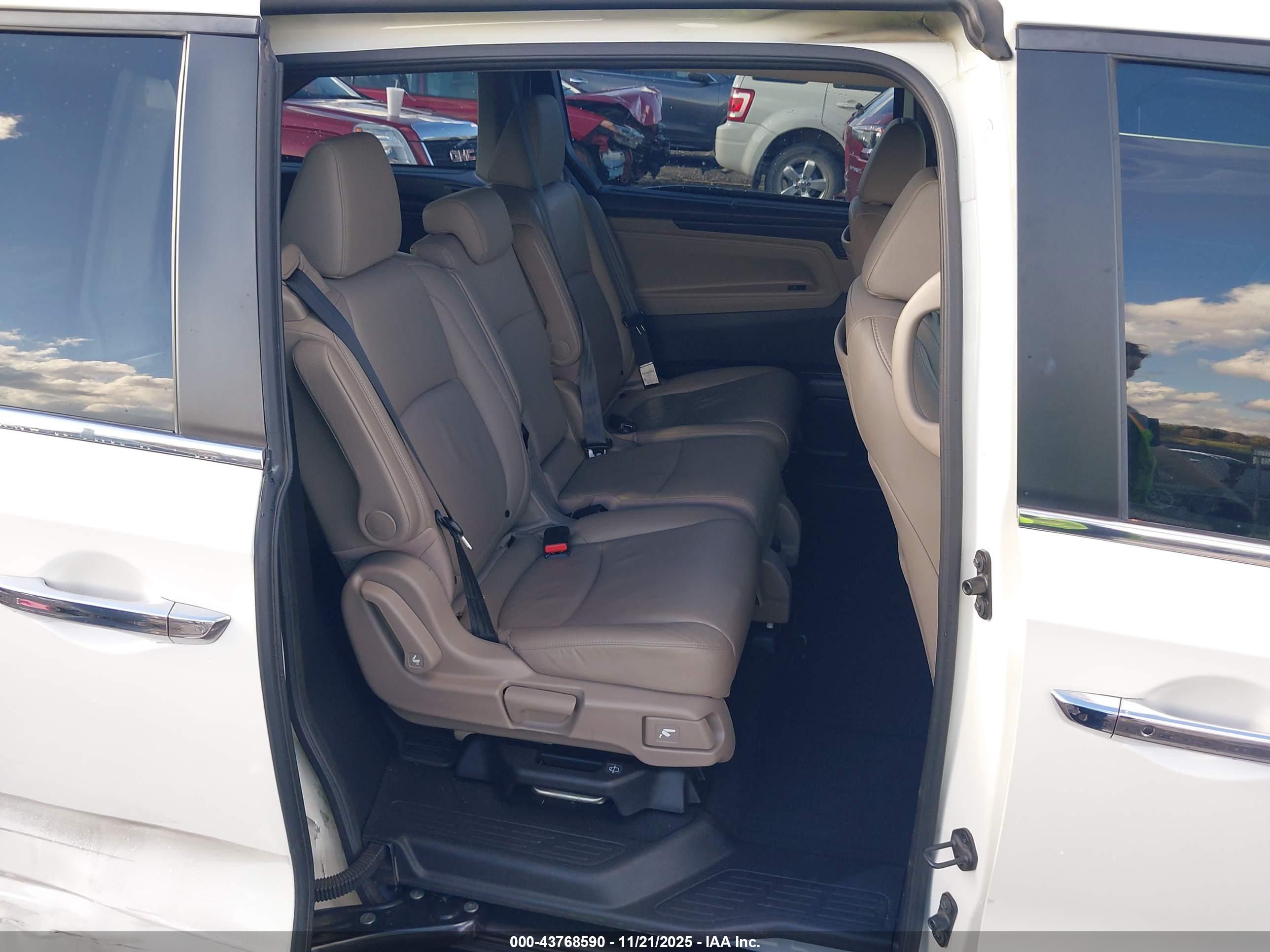 HONDA ODYSSEY image 8