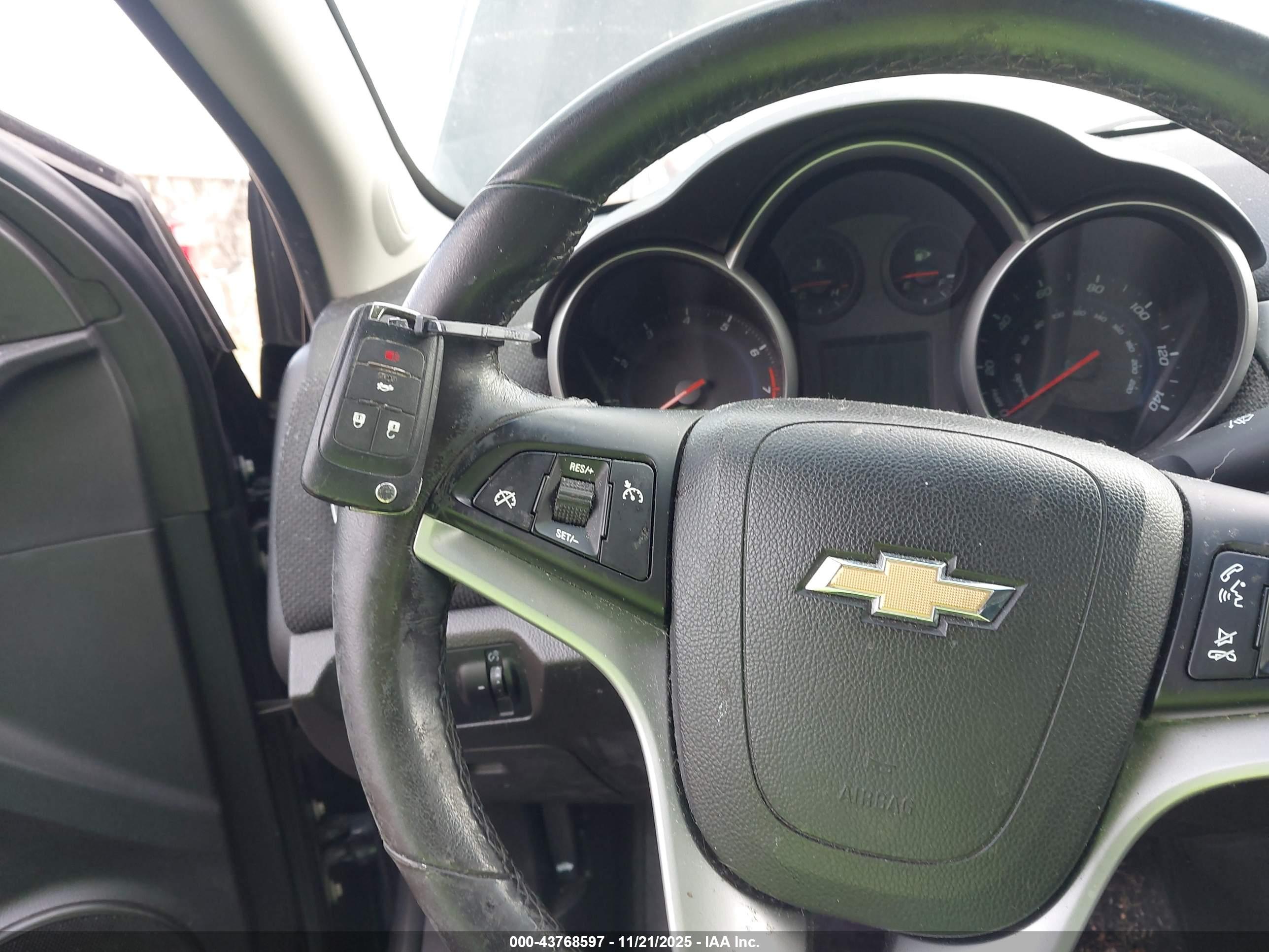 CHEVROLET CRUZE image 11