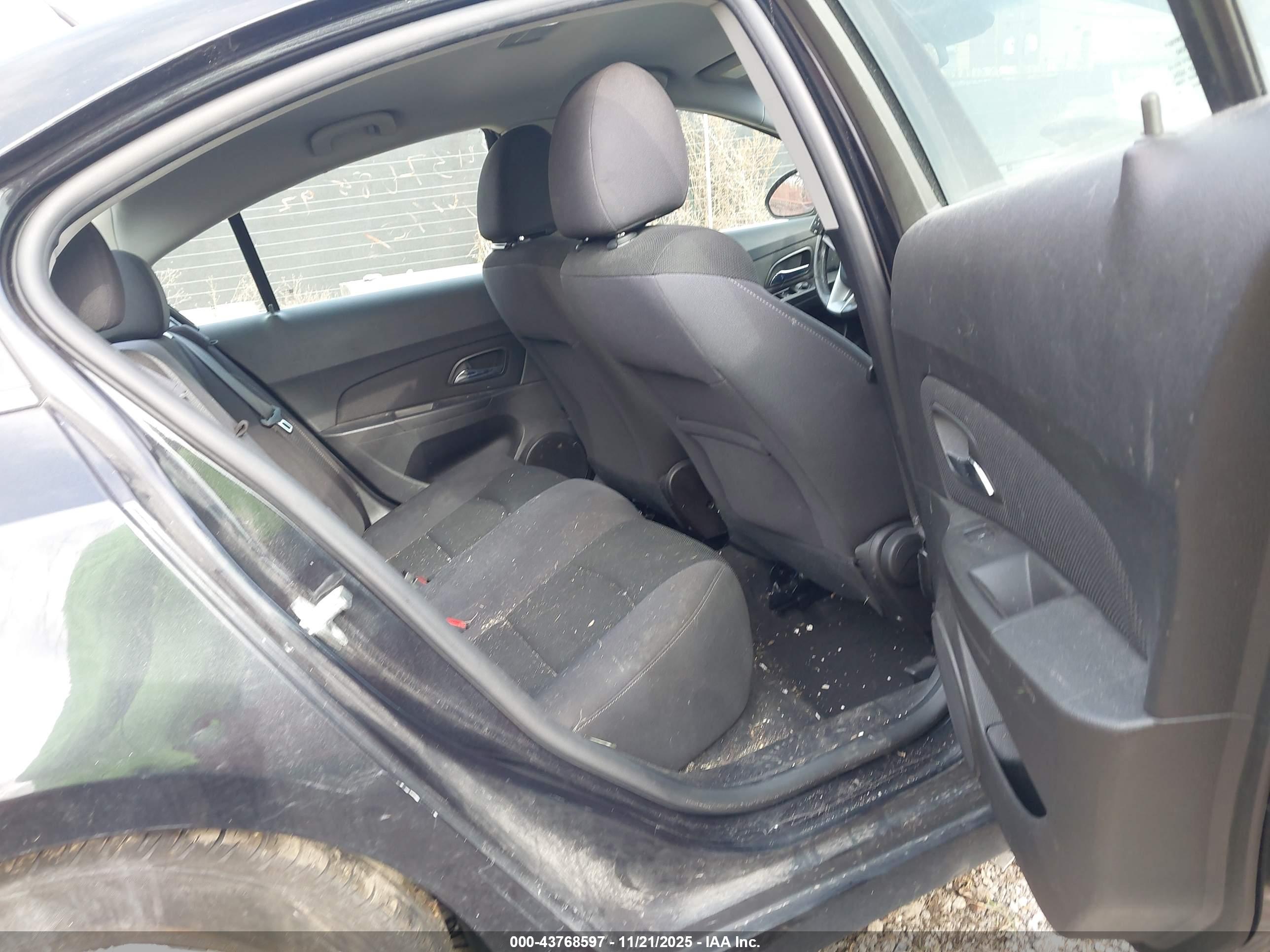 CHEVROLET CRUZE image 8