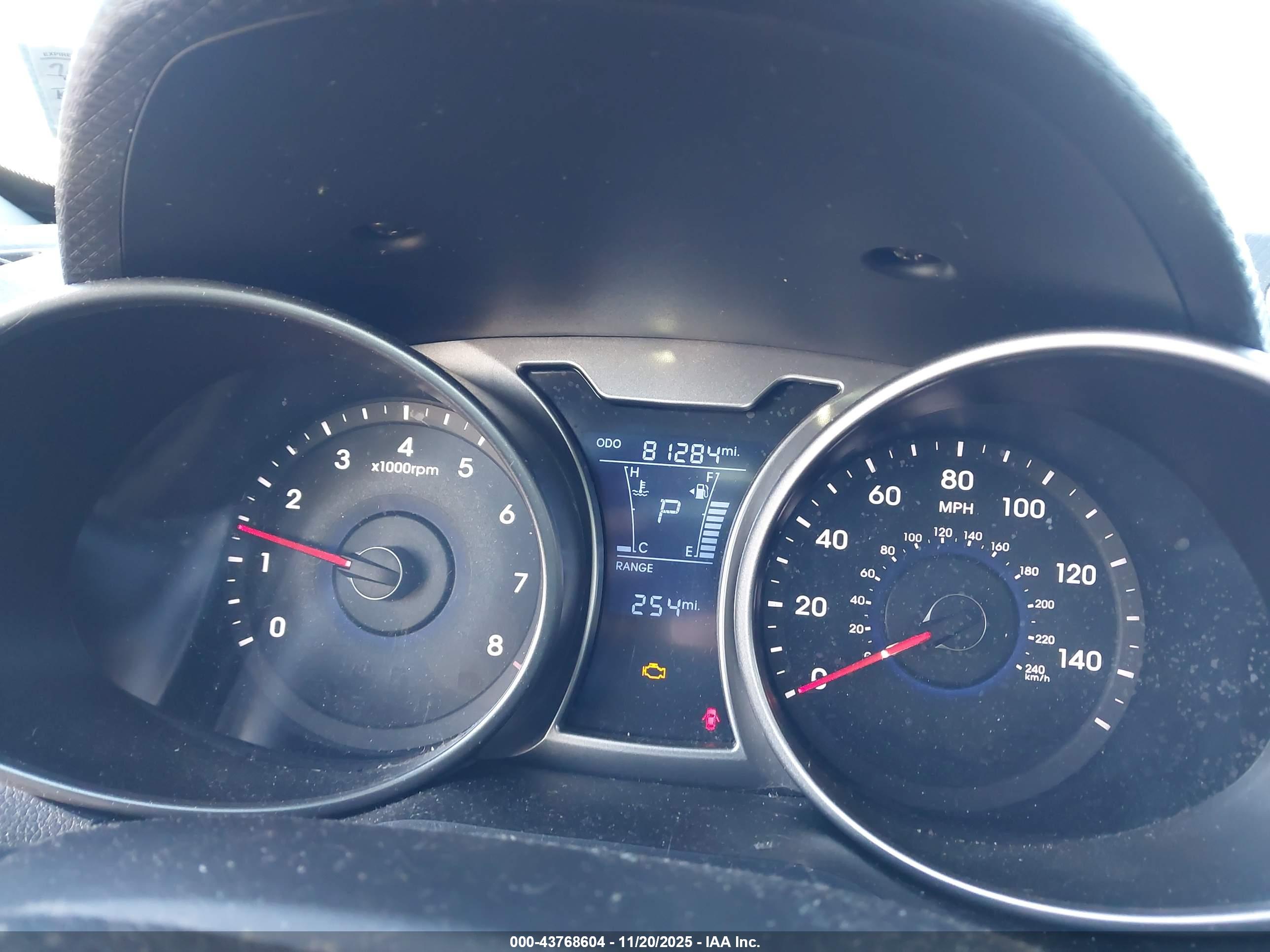 HYUNDAI VELOSTER image 6
