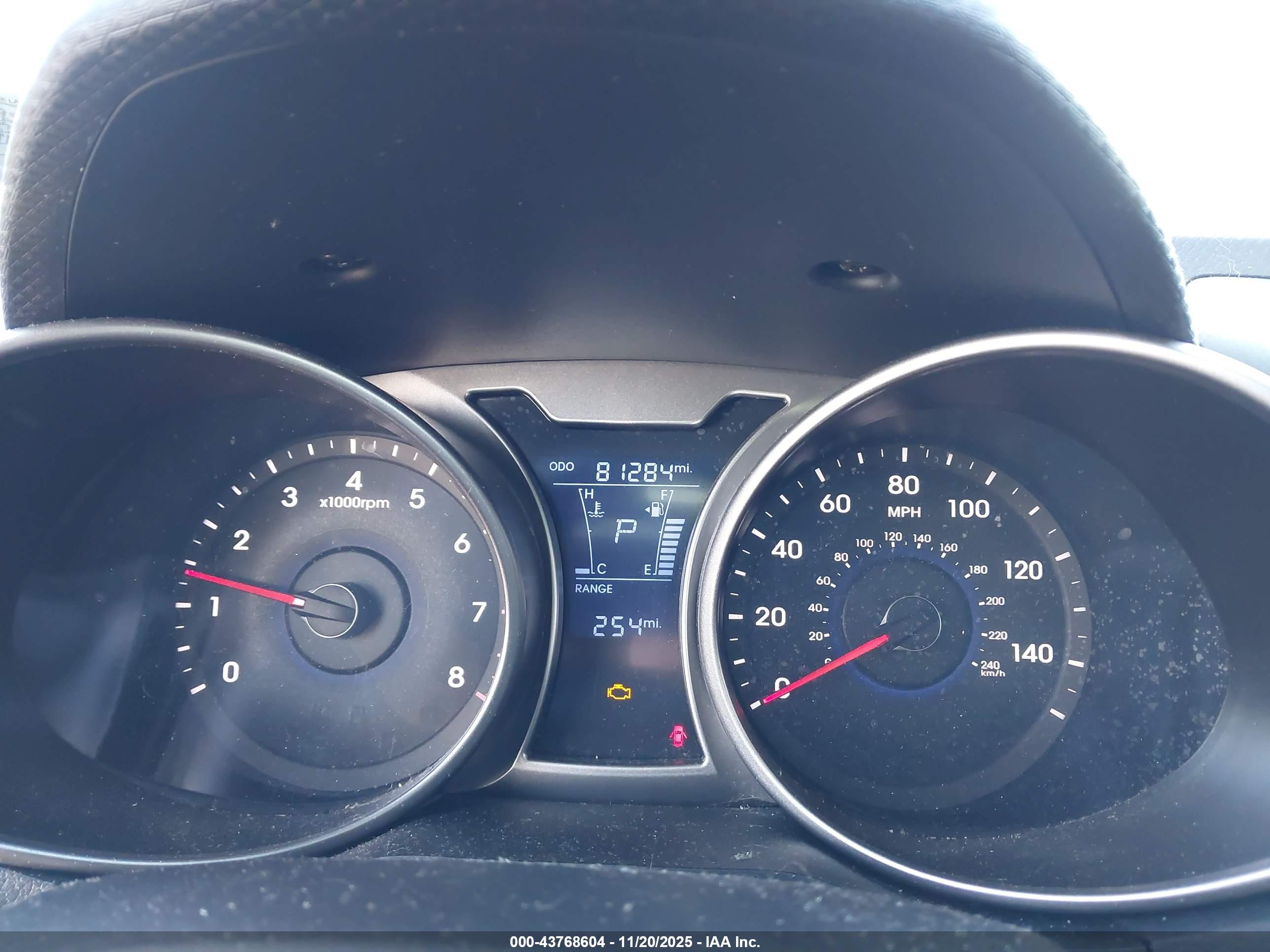 HYUNDAI VELOSTER image 7