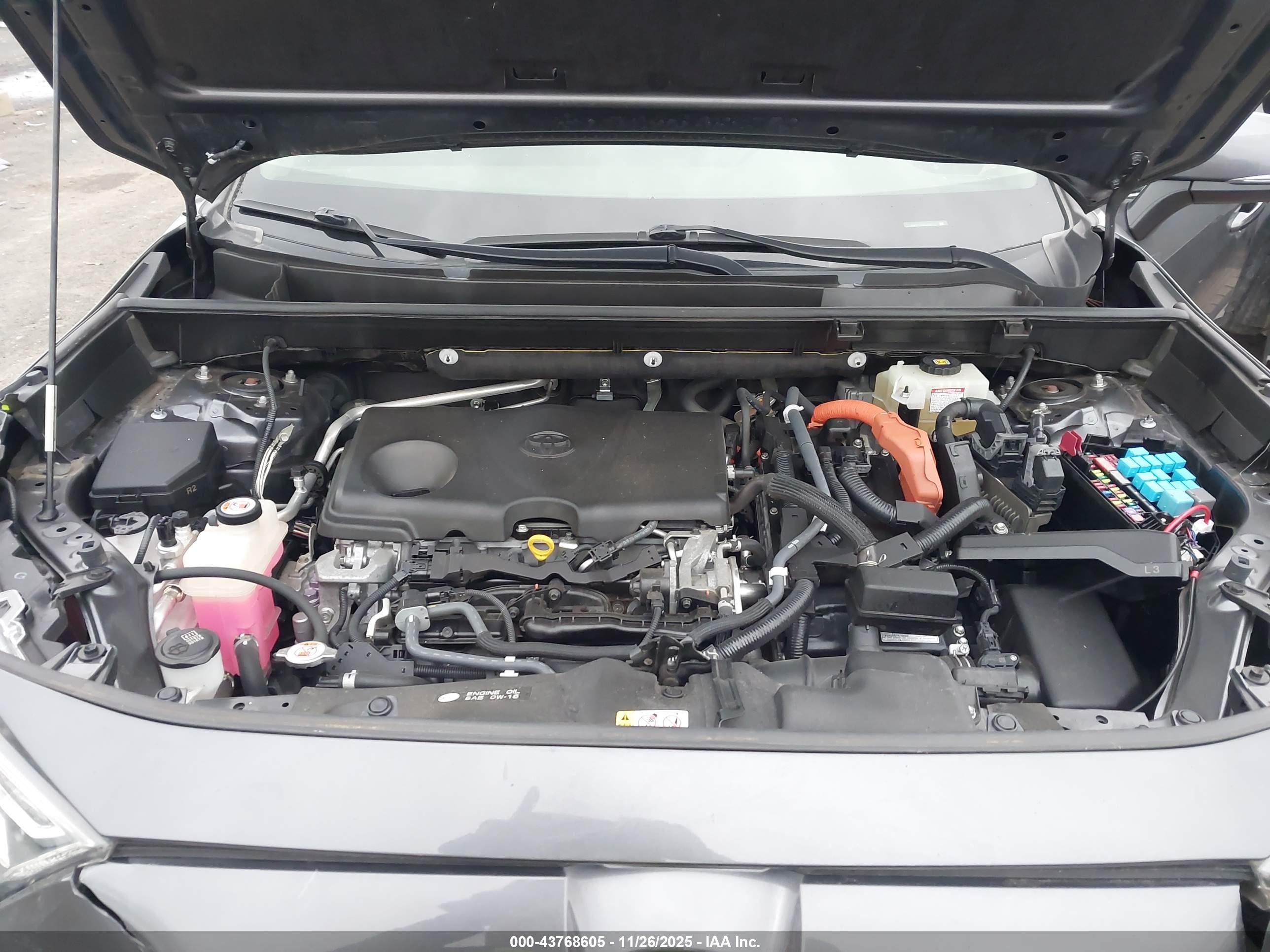 TOYOTA RAV4 image 10