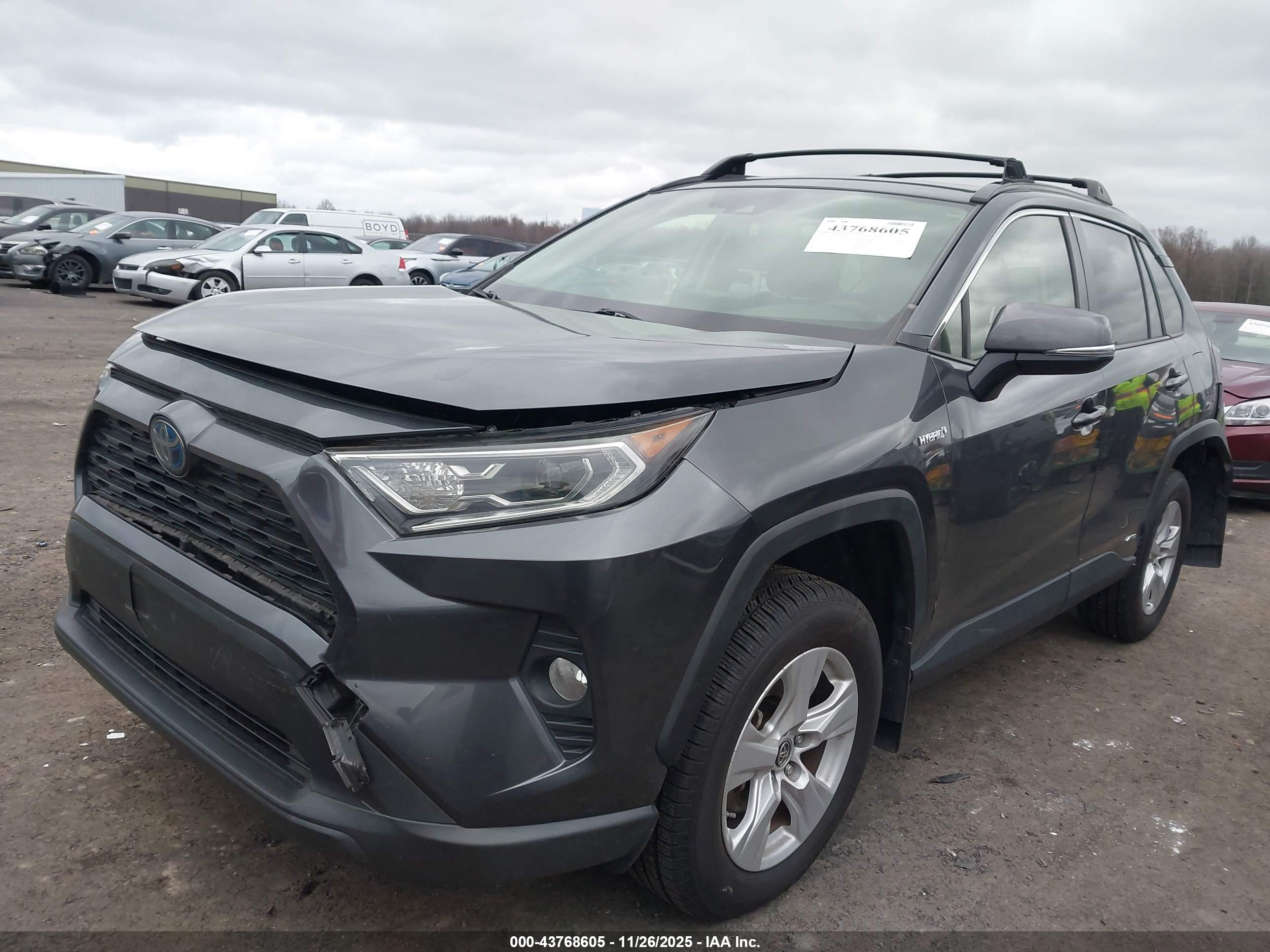 TOYOTA RAV4 image 2