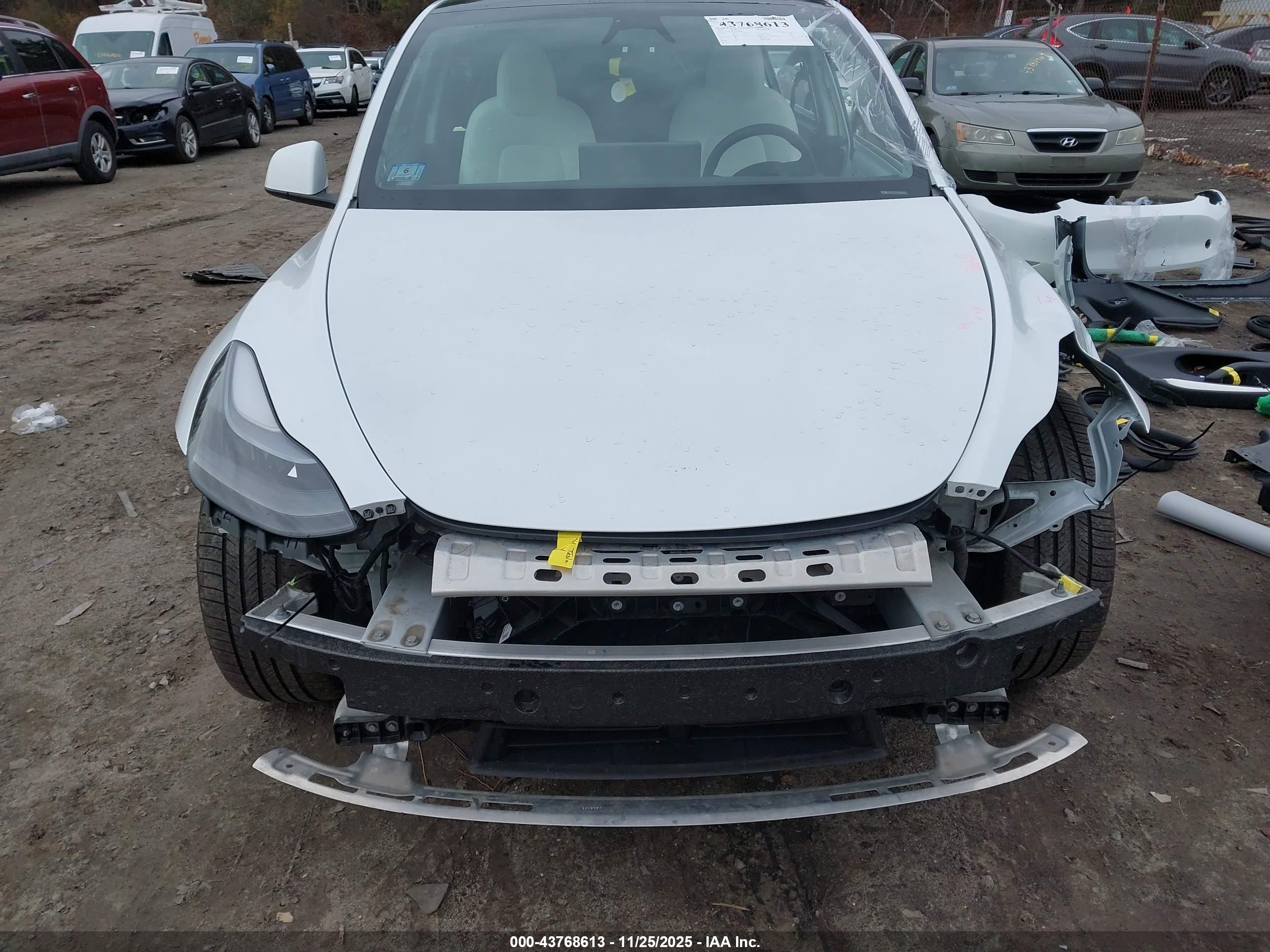 TESLA MODEL image 10