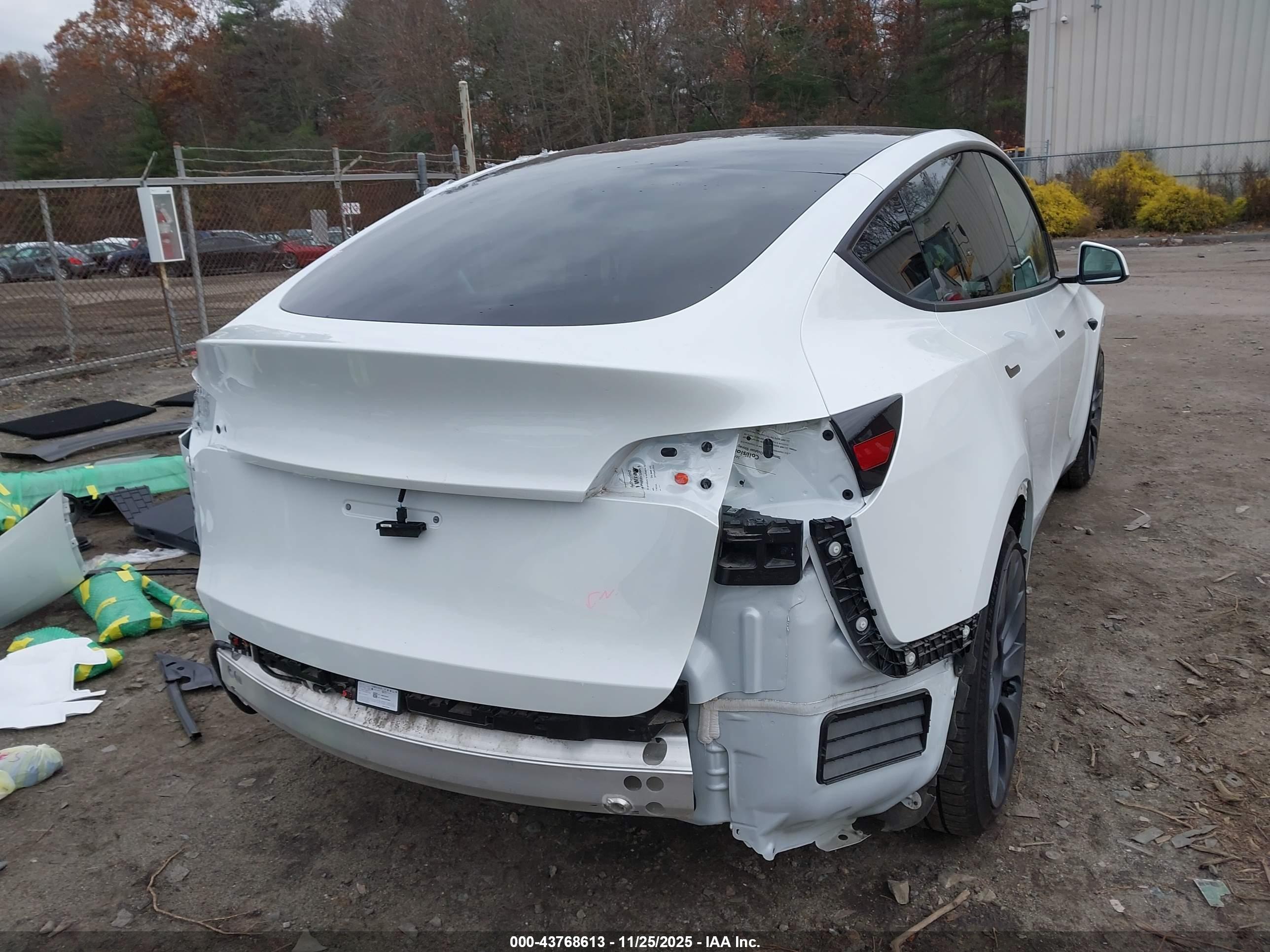 TESLA MODEL image 4