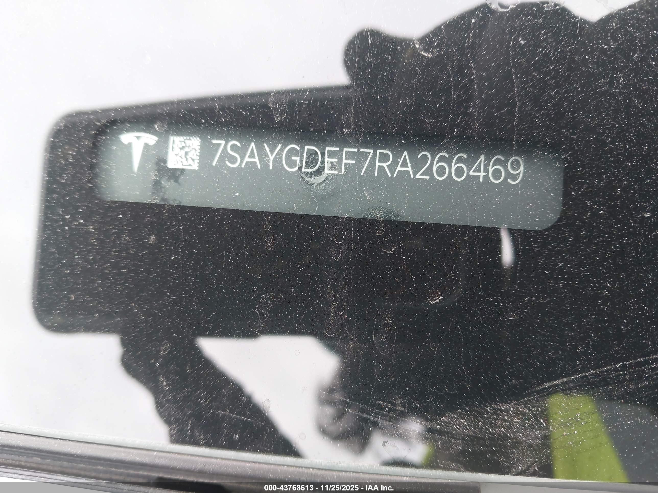 TESLA MODEL image 9