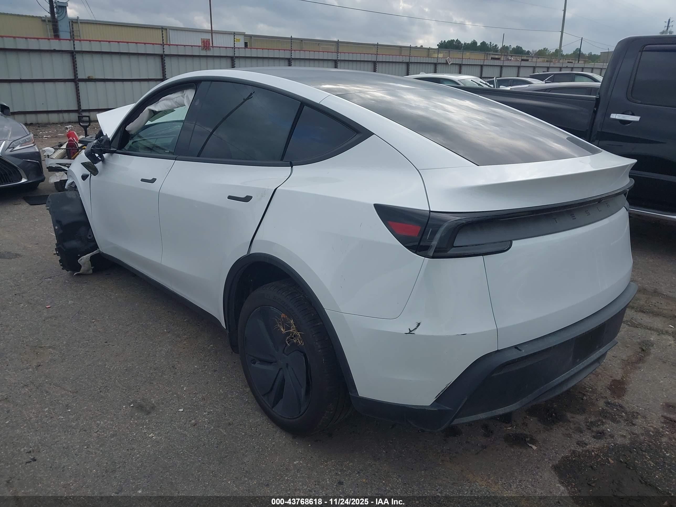 TESLA MODEL image 3