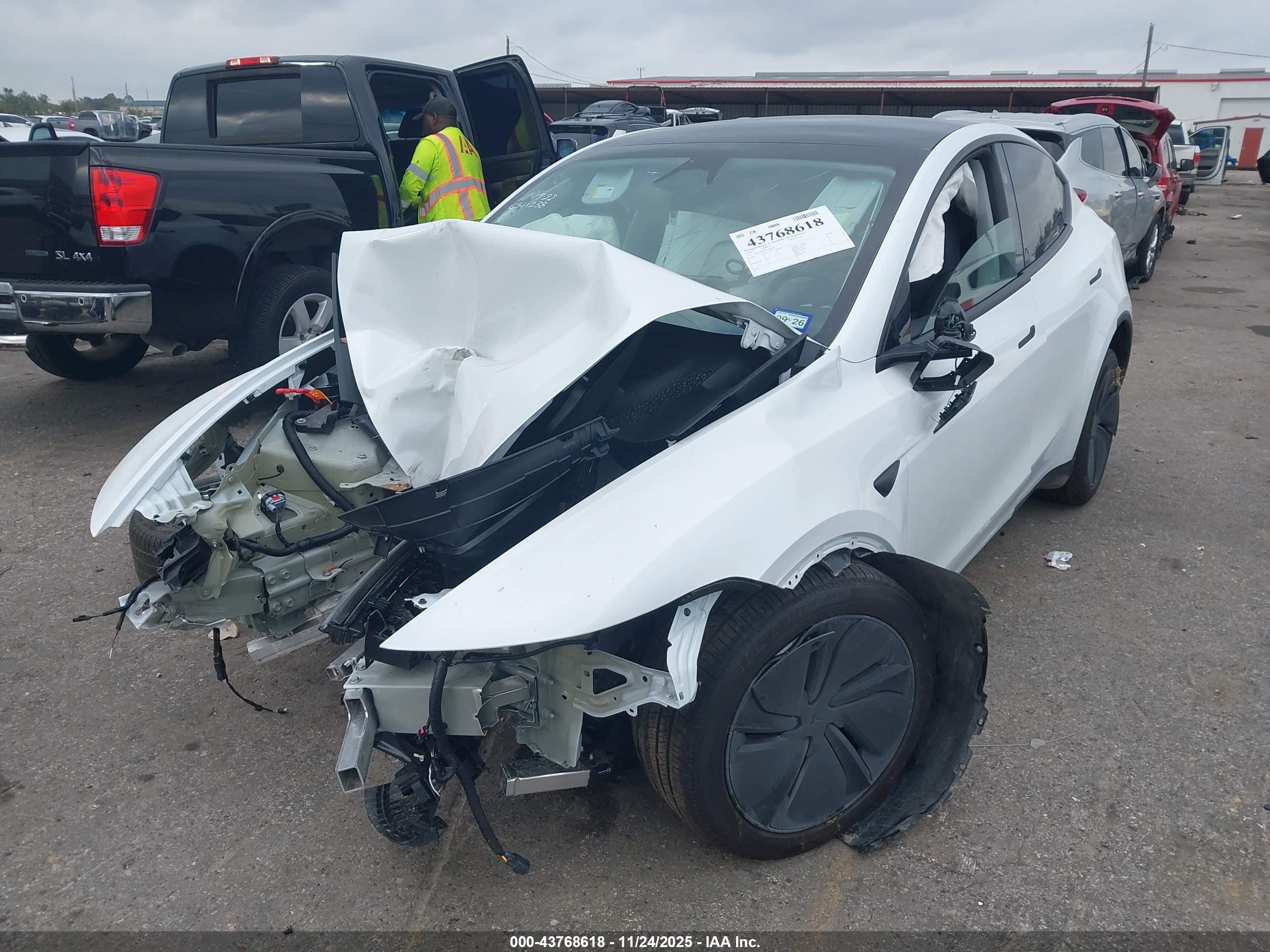 TESLA MODEL image 6