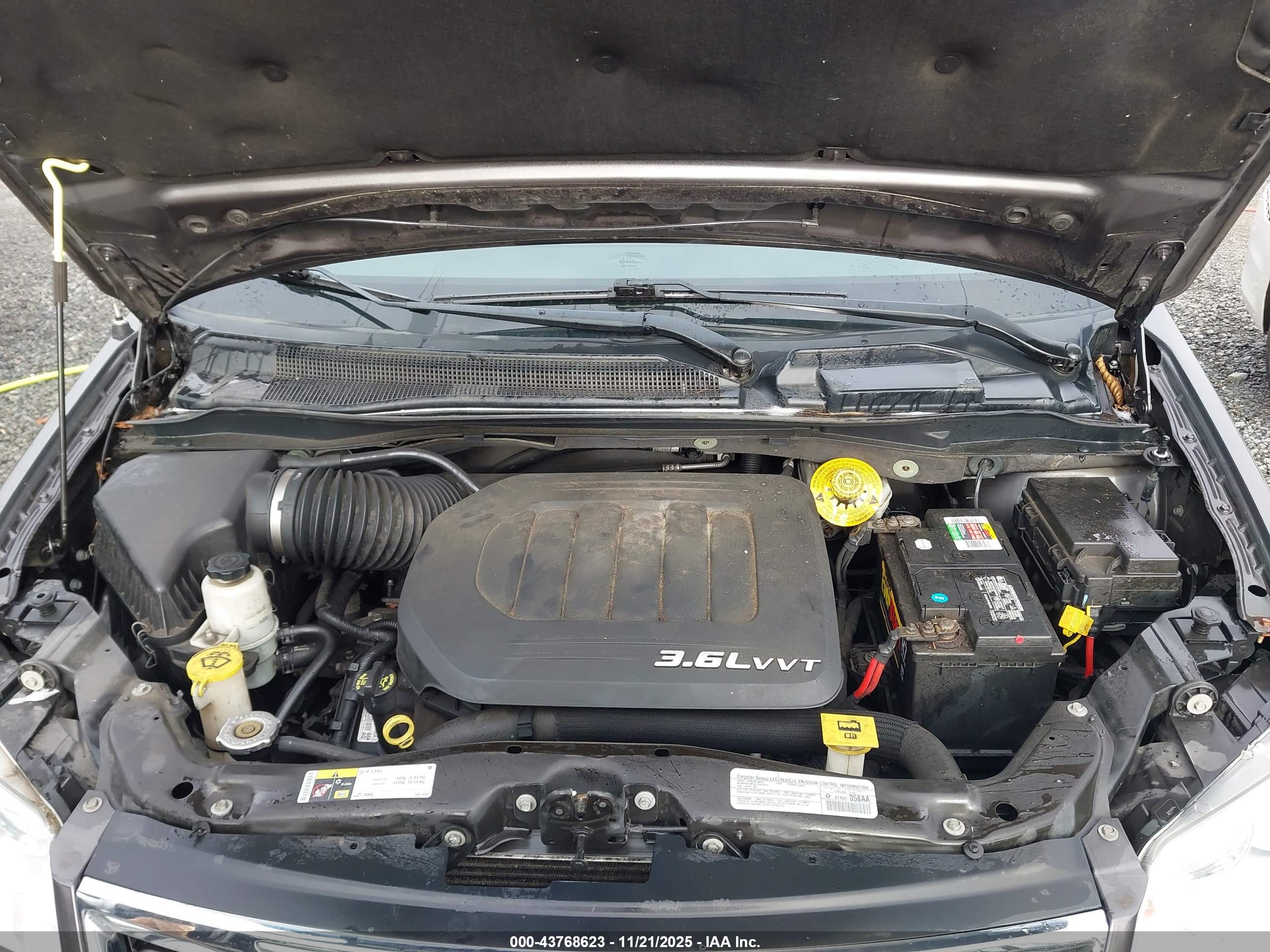 CHRYSLER TOWN image 10
