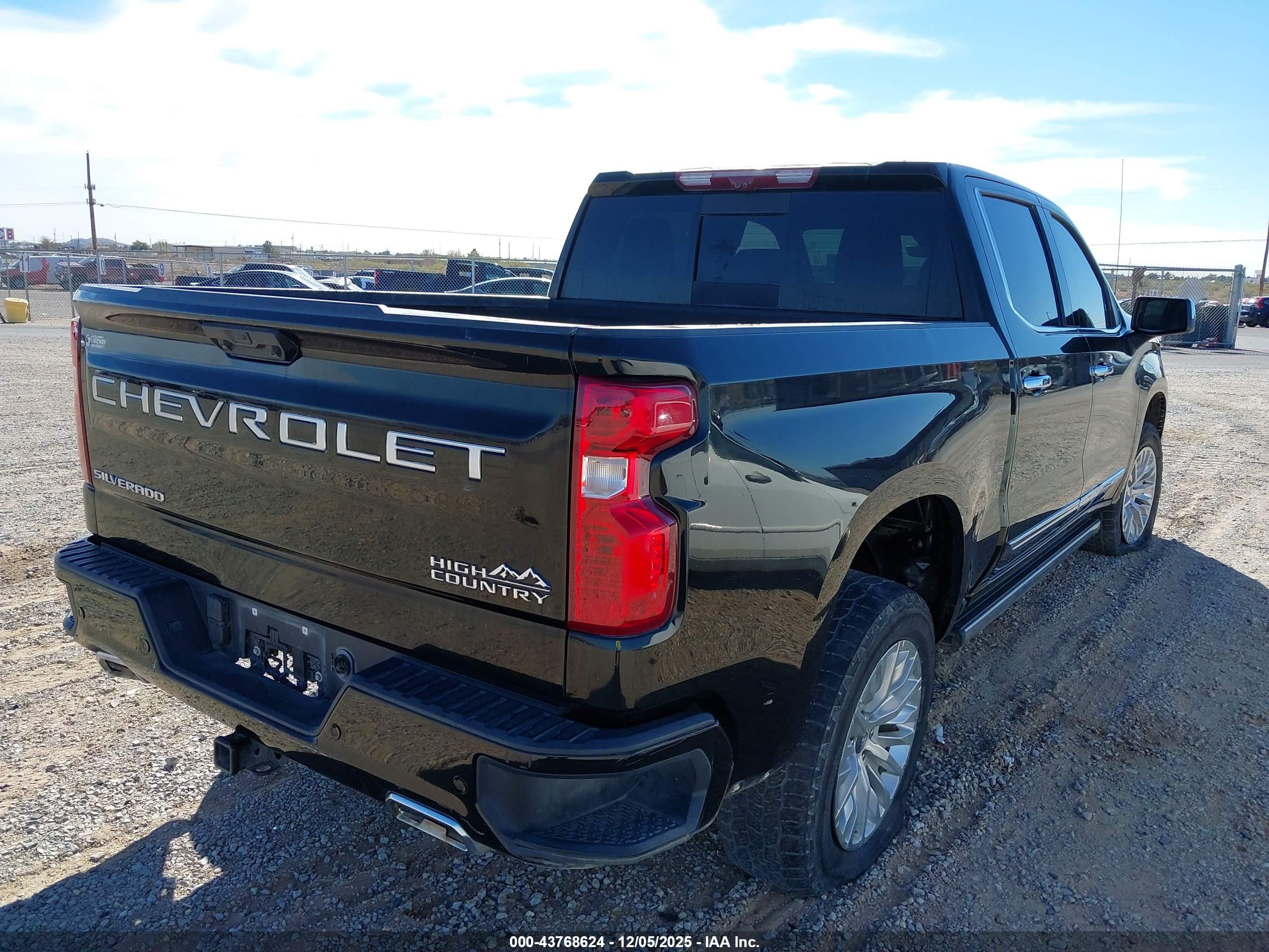 CHEVROLET SILVERADO image 4