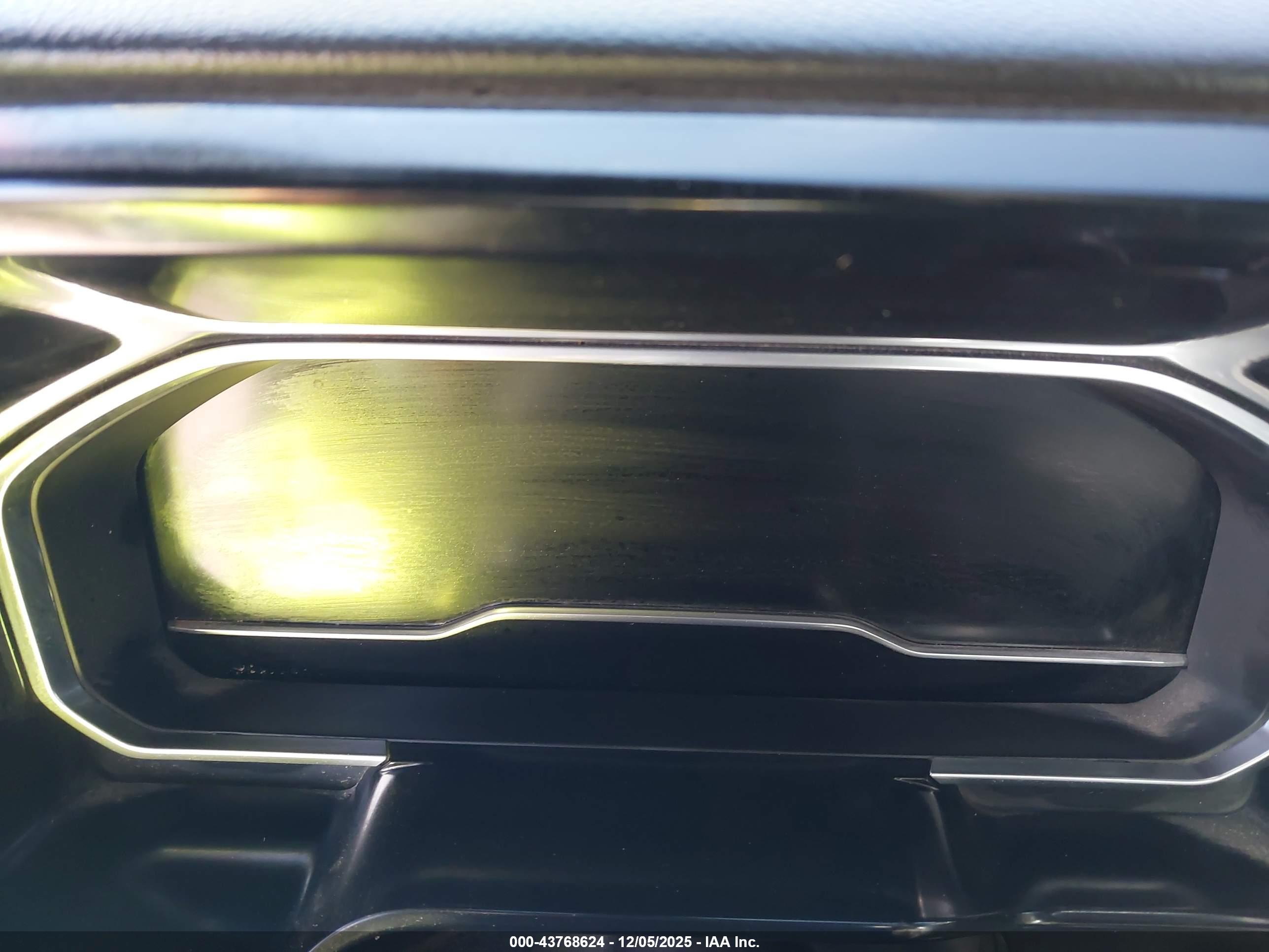 CHEVROLET SILVERADO image 7