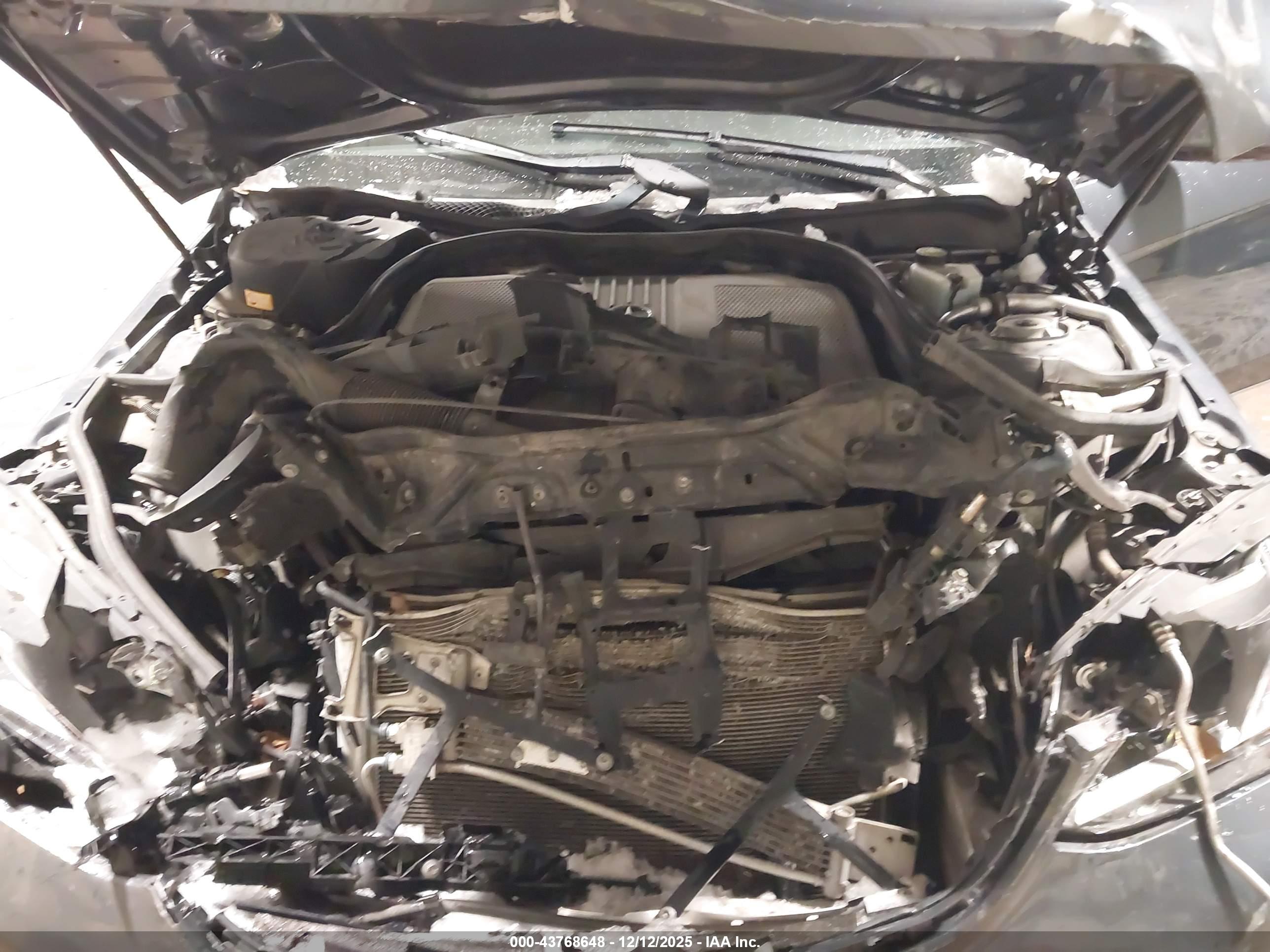 MERCEDES-BENZ E image 10