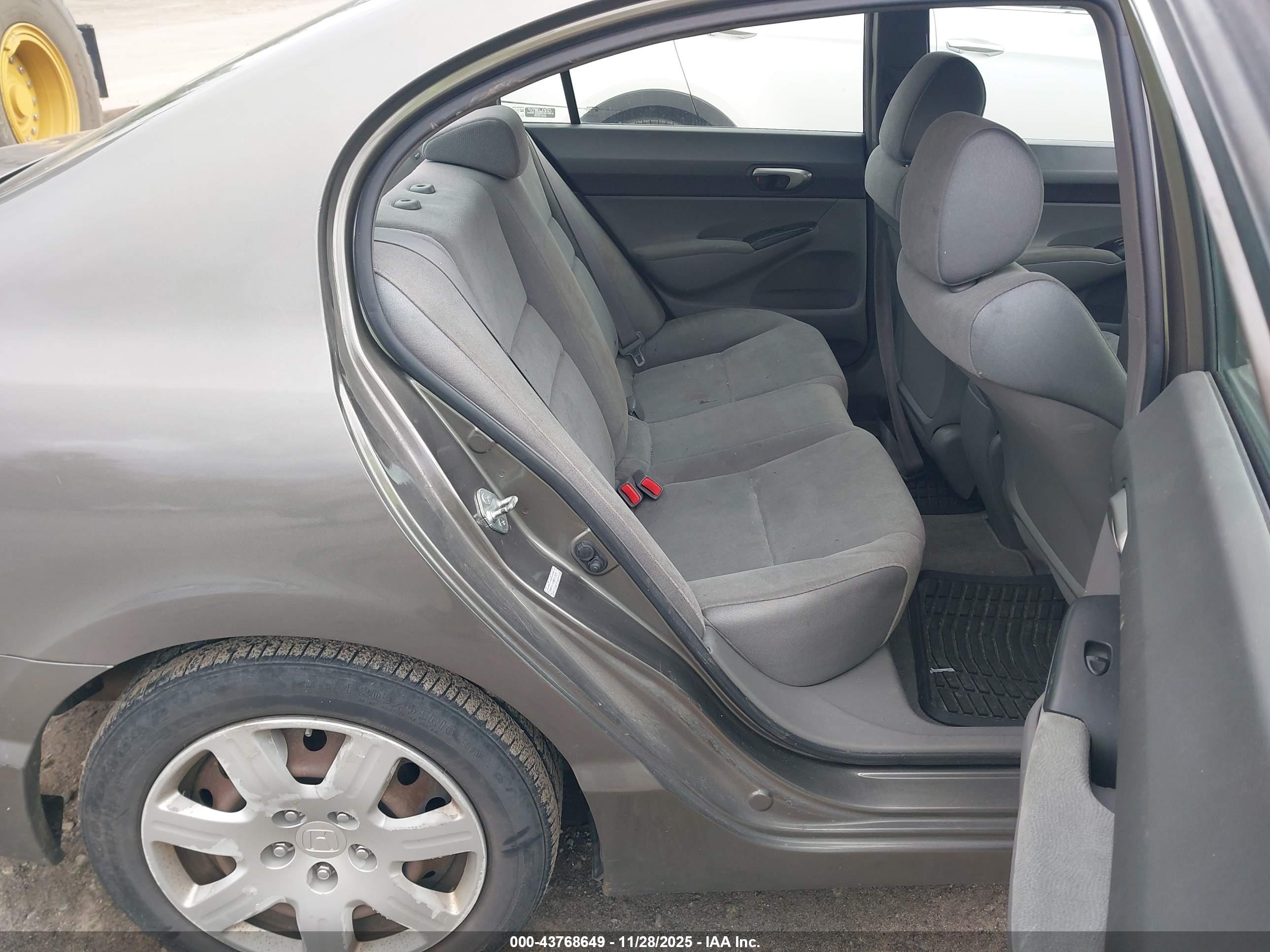 HONDA CIVIC image 8