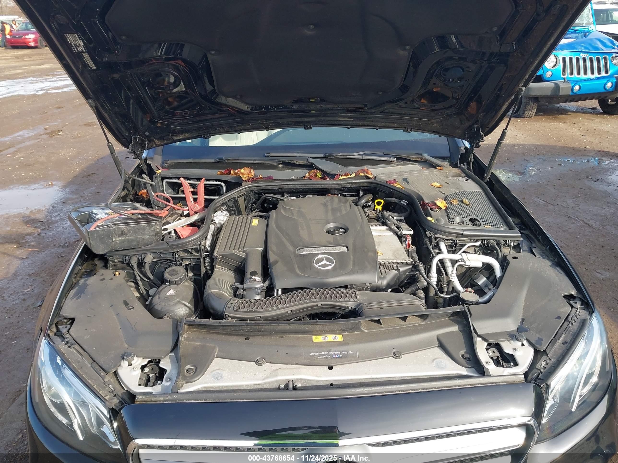 MERCEDES-BENZ E image 10