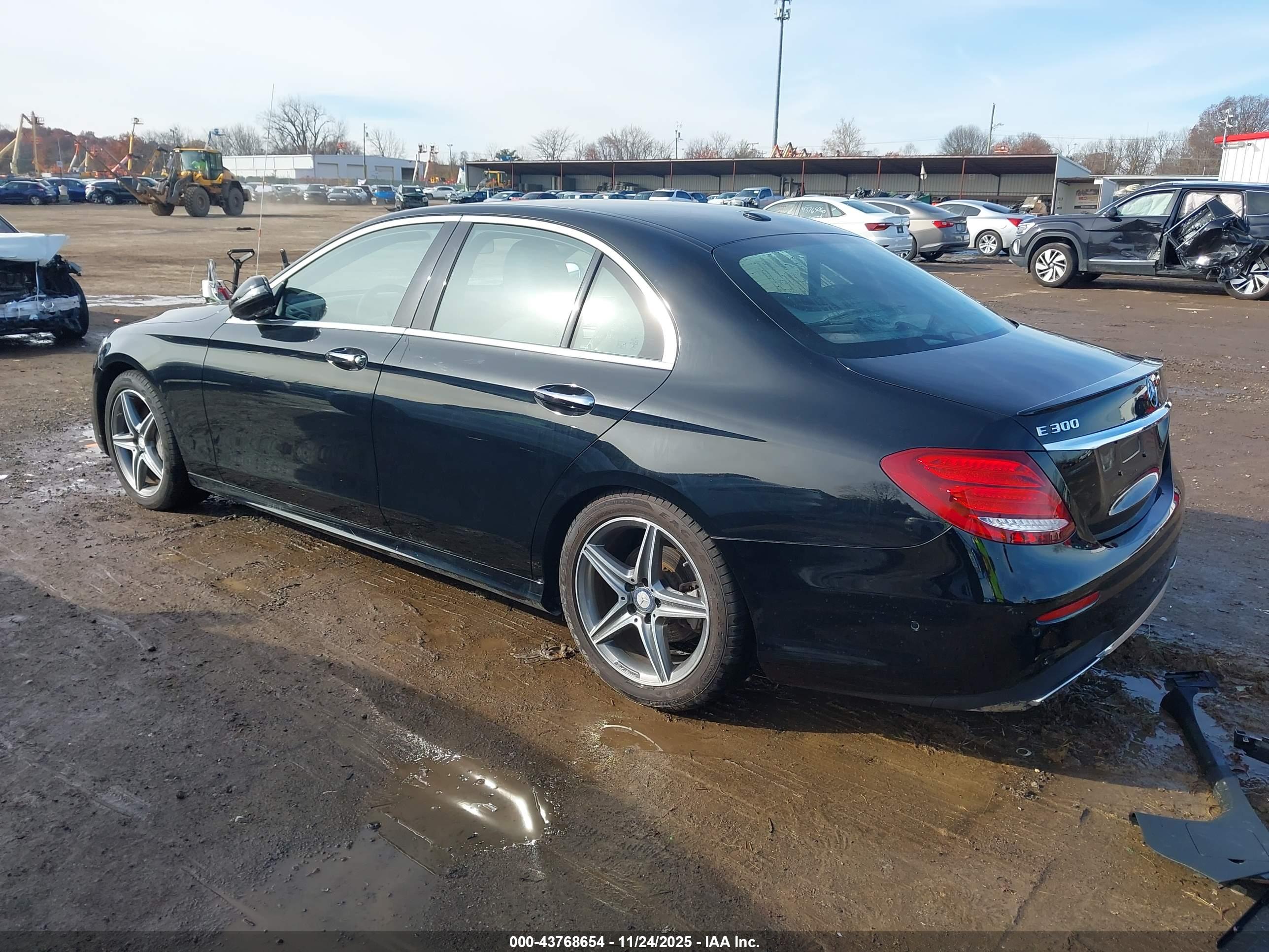 MERCEDES-BENZ E image 3