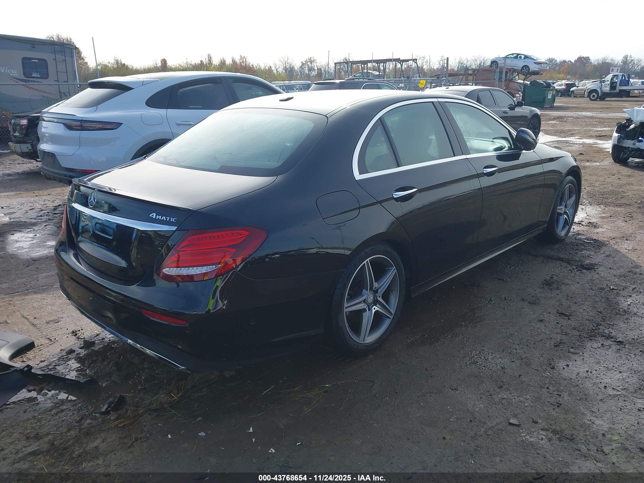MERCEDES-BENZ E image 4