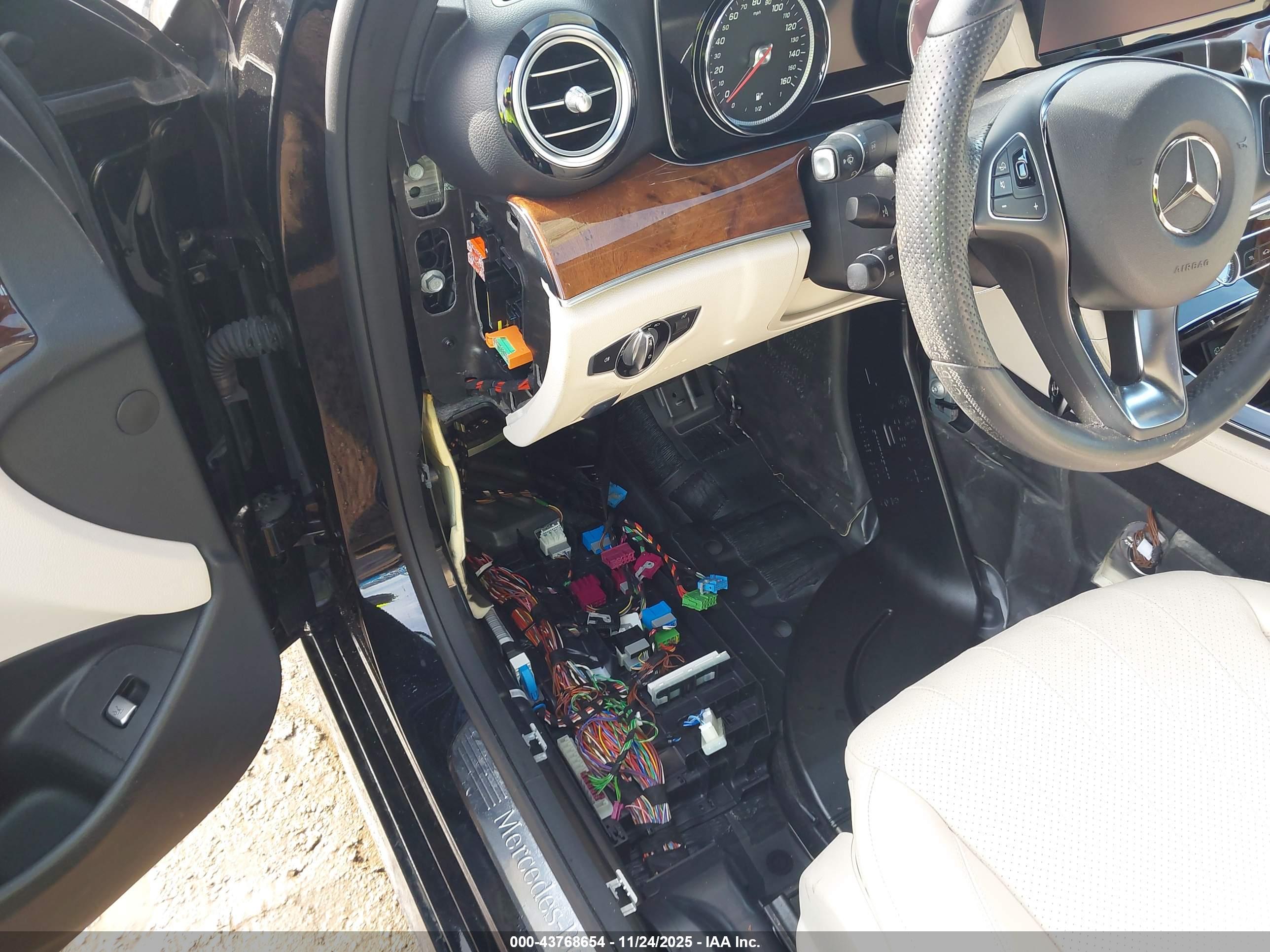 MERCEDES-BENZ E image 6