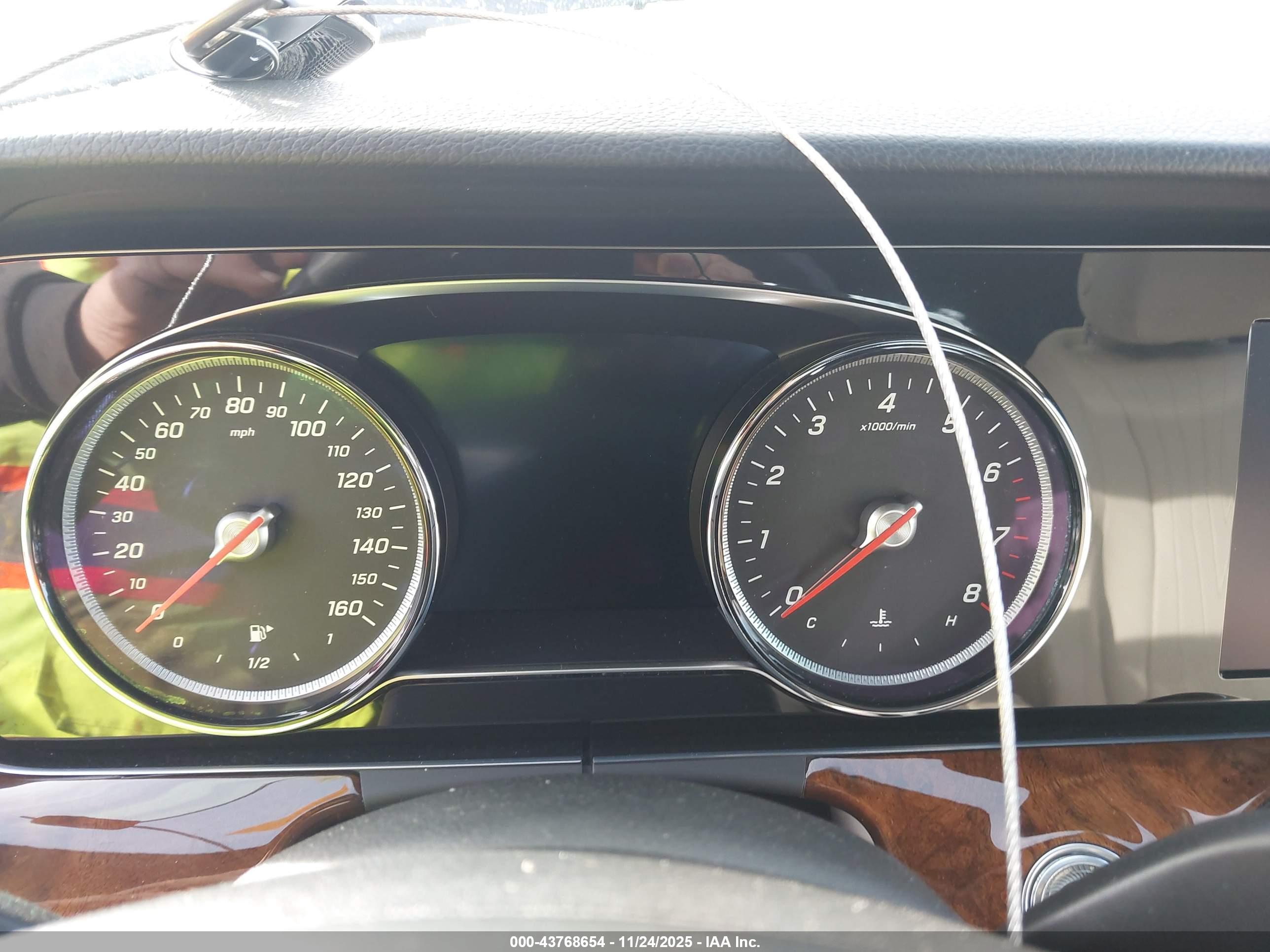 MERCEDES-BENZ E image 7