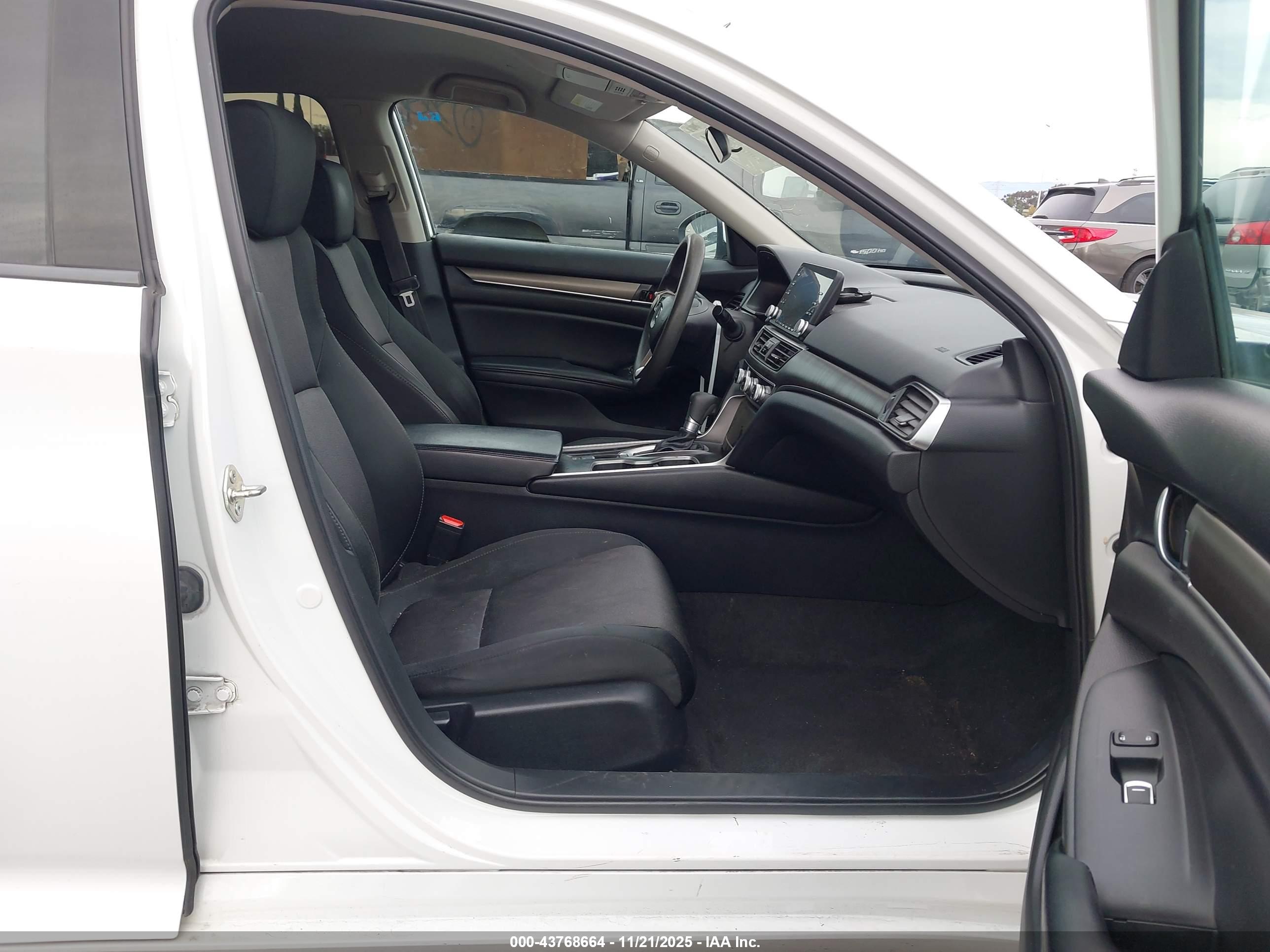 HONDA ACCORD image 5