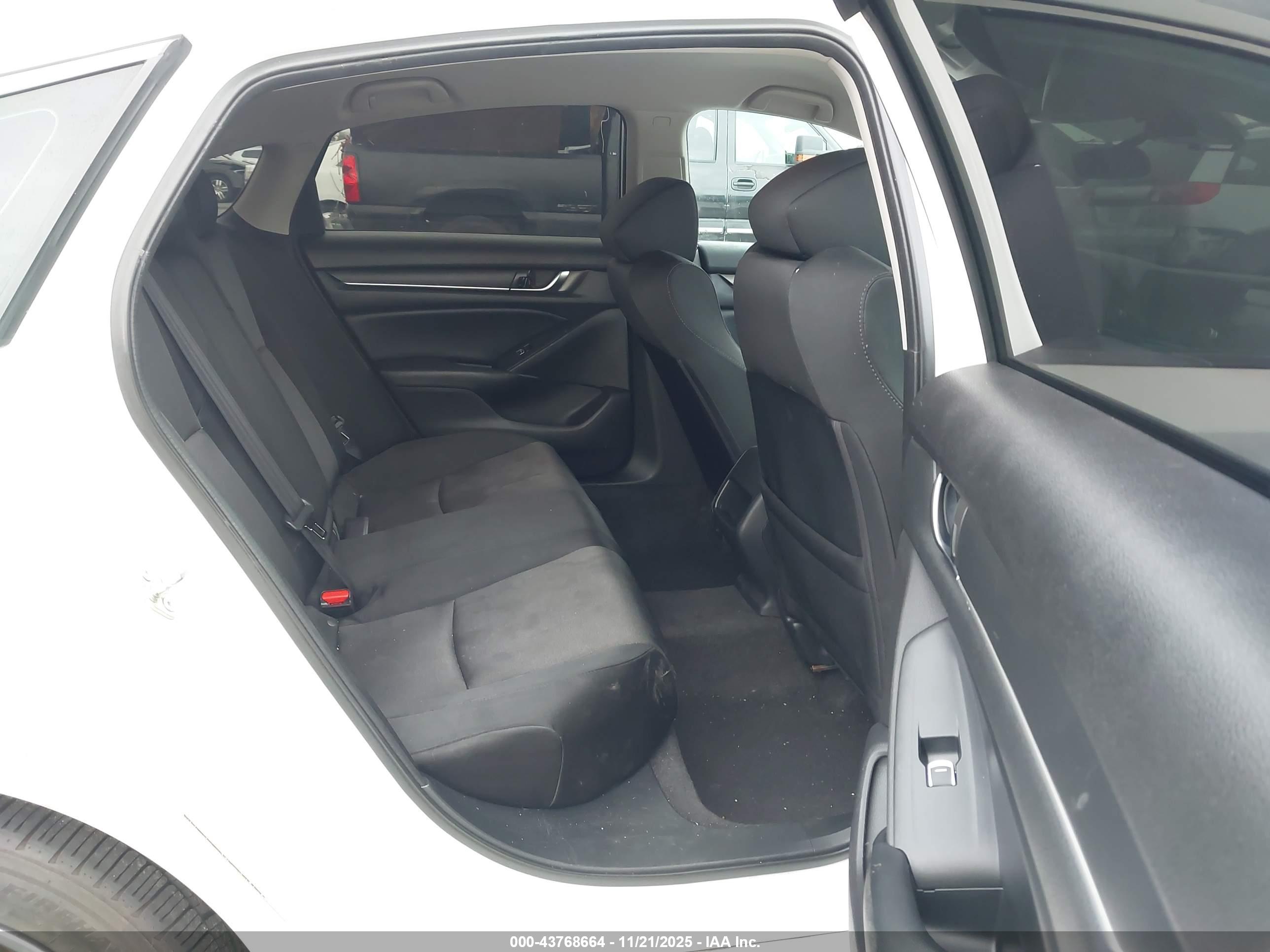 HONDA ACCORD image 8