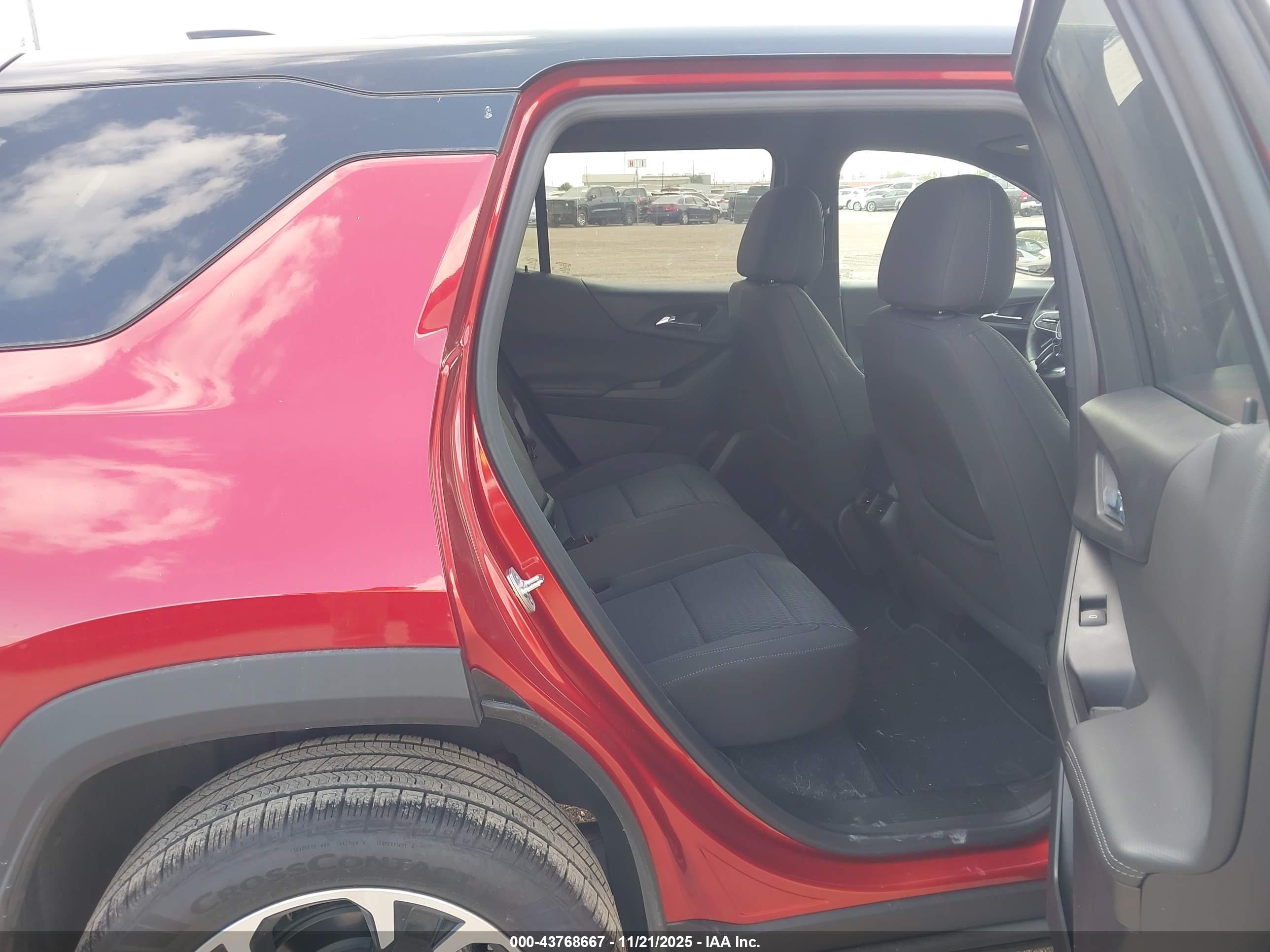 CHEVROLET EQUINOX image 8