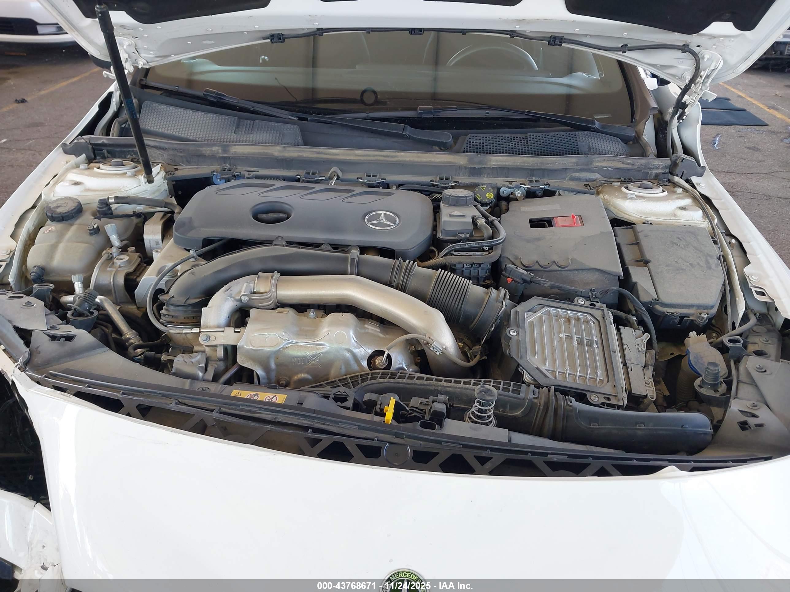 MERCEDES-BENZ CLA image 10