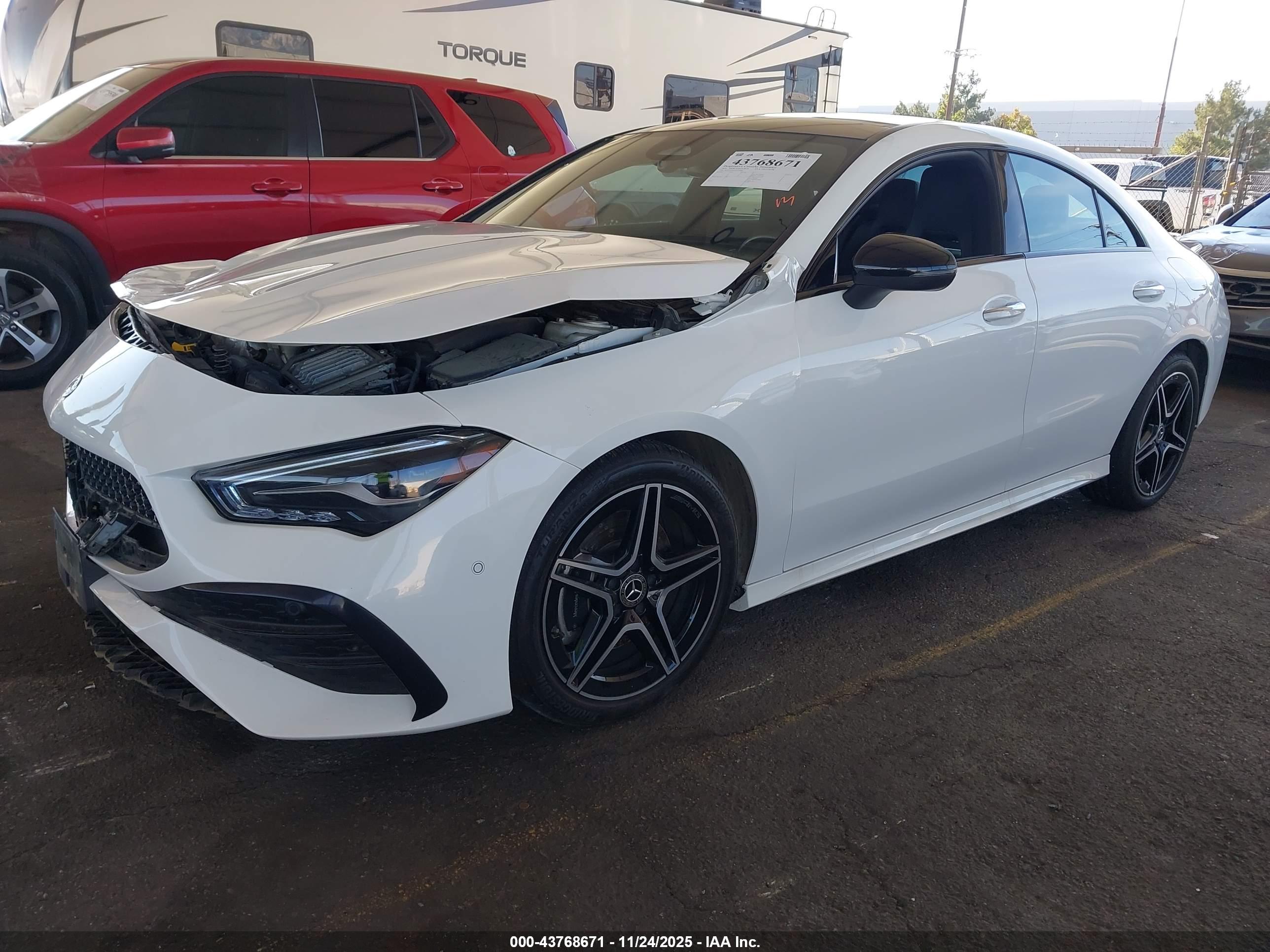 MERCEDES-BENZ CLA image 2