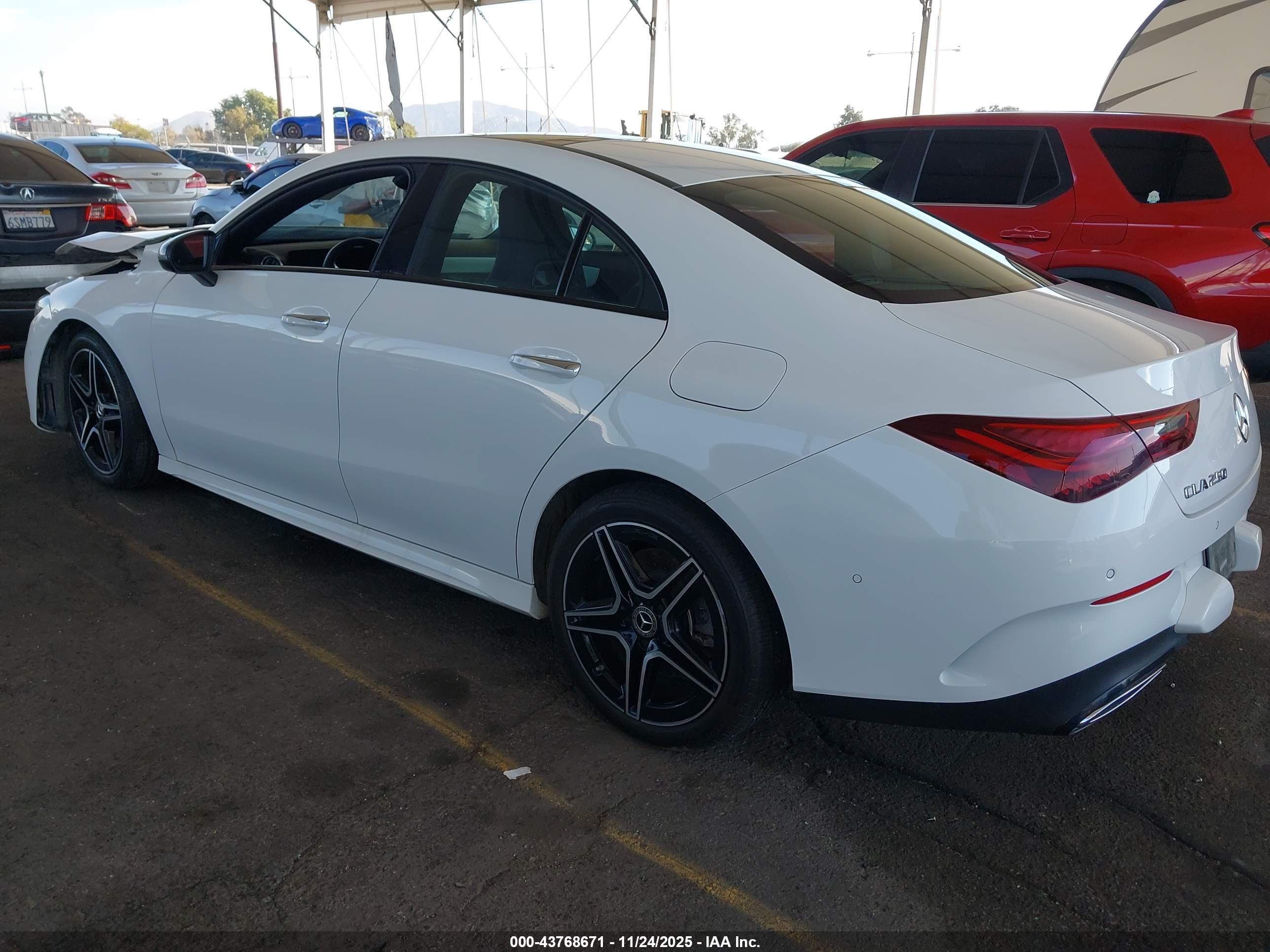 MERCEDES-BENZ CLA image 3