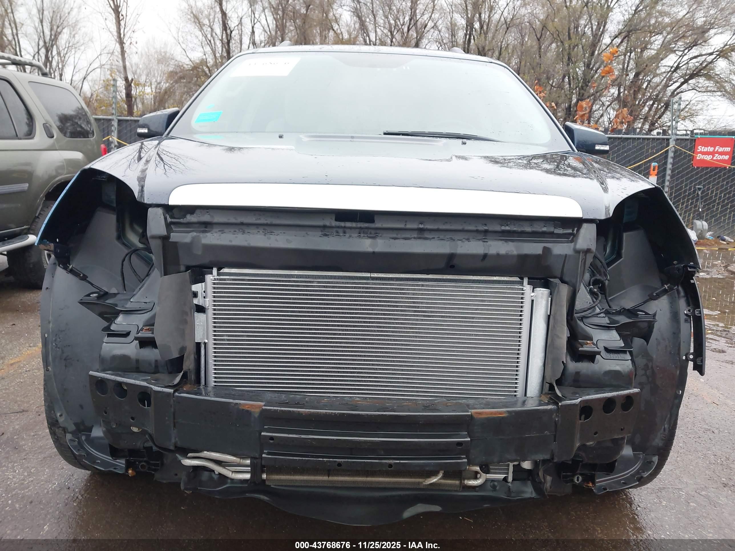 GMC ACADIA image 6