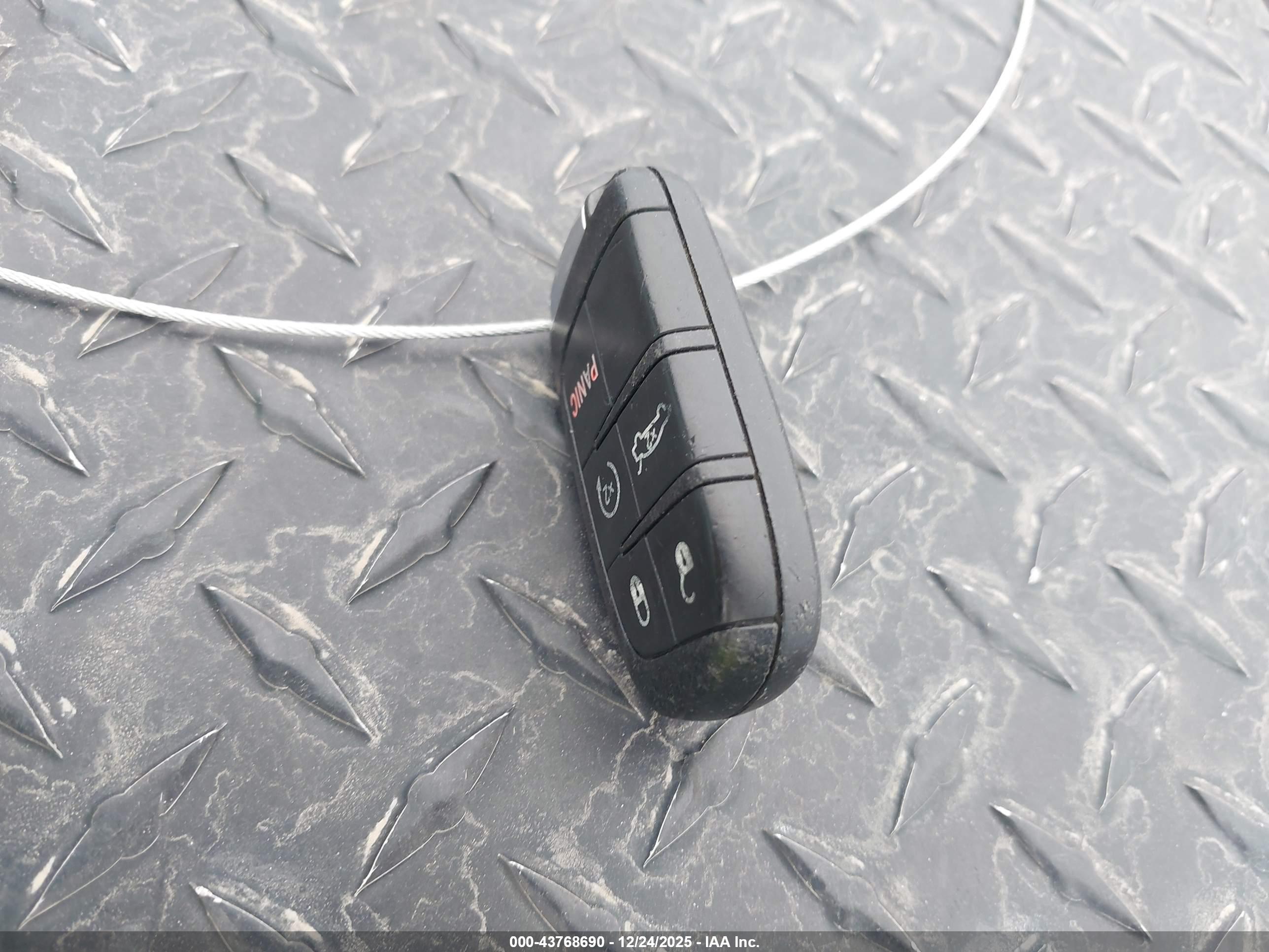 CHRYSLER 300C image 11