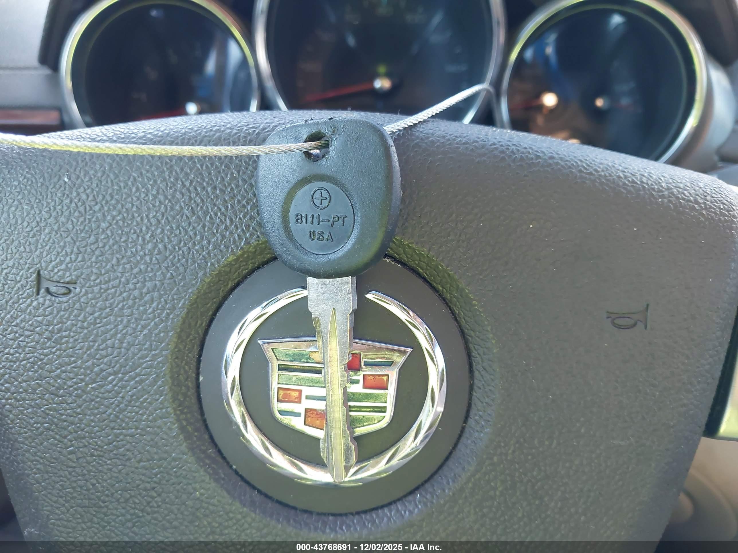 CADILLAC CTS image 11