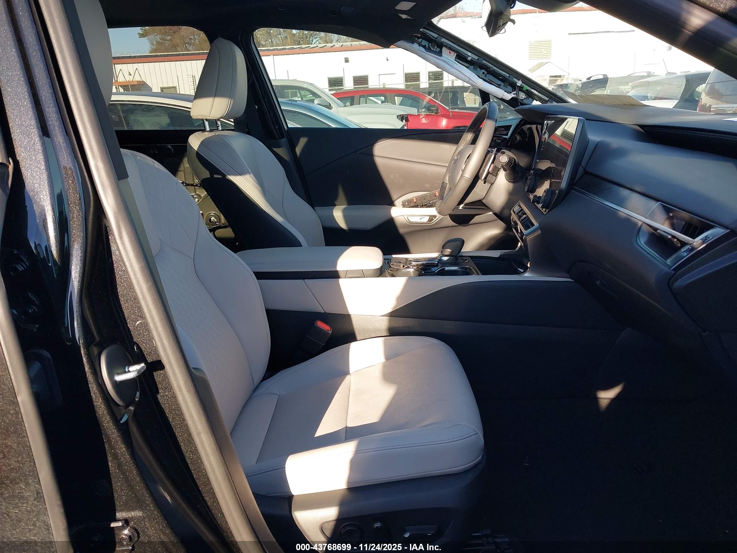 LEXUS RX image 5