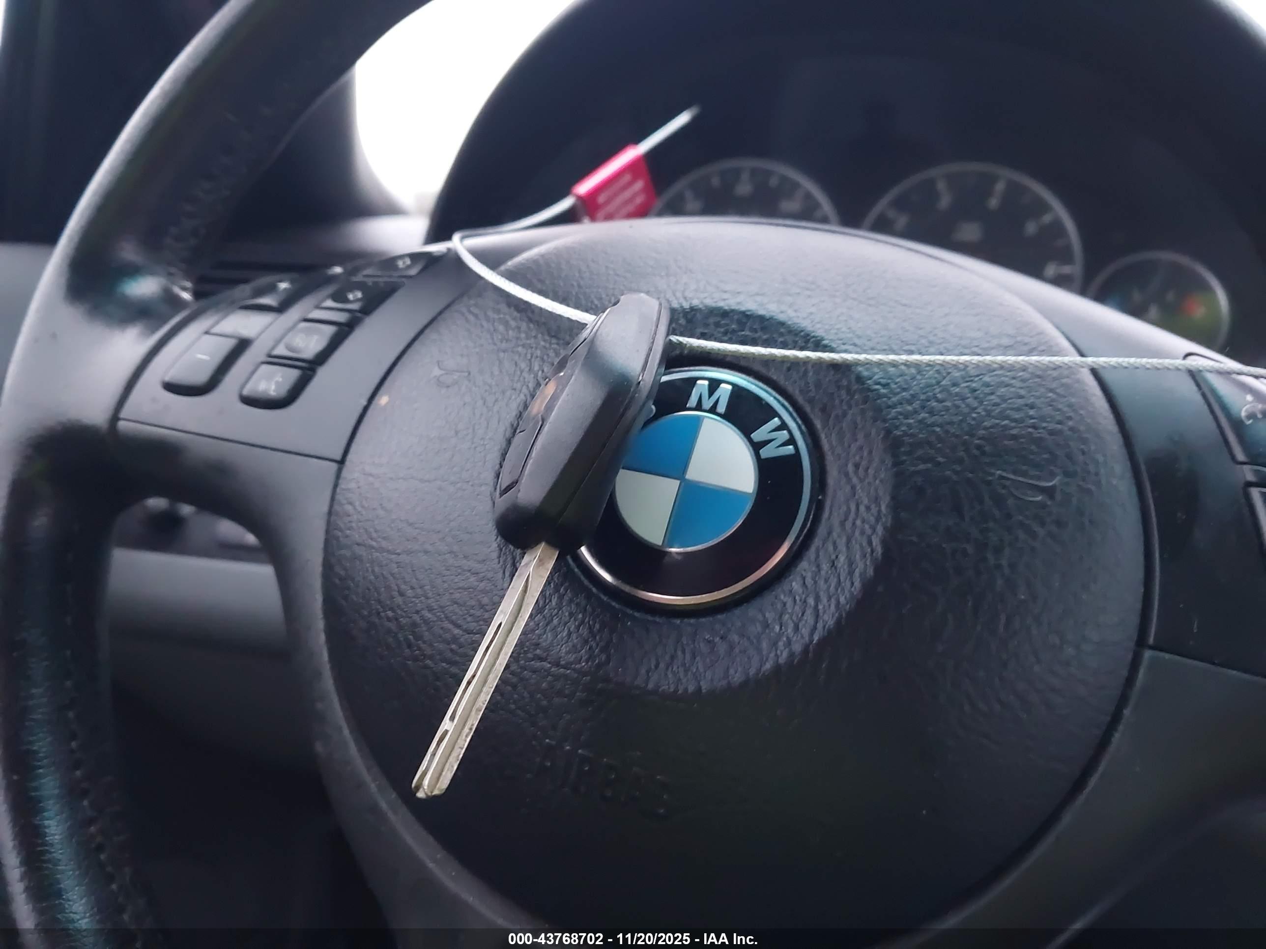 BMW 330CI image 11