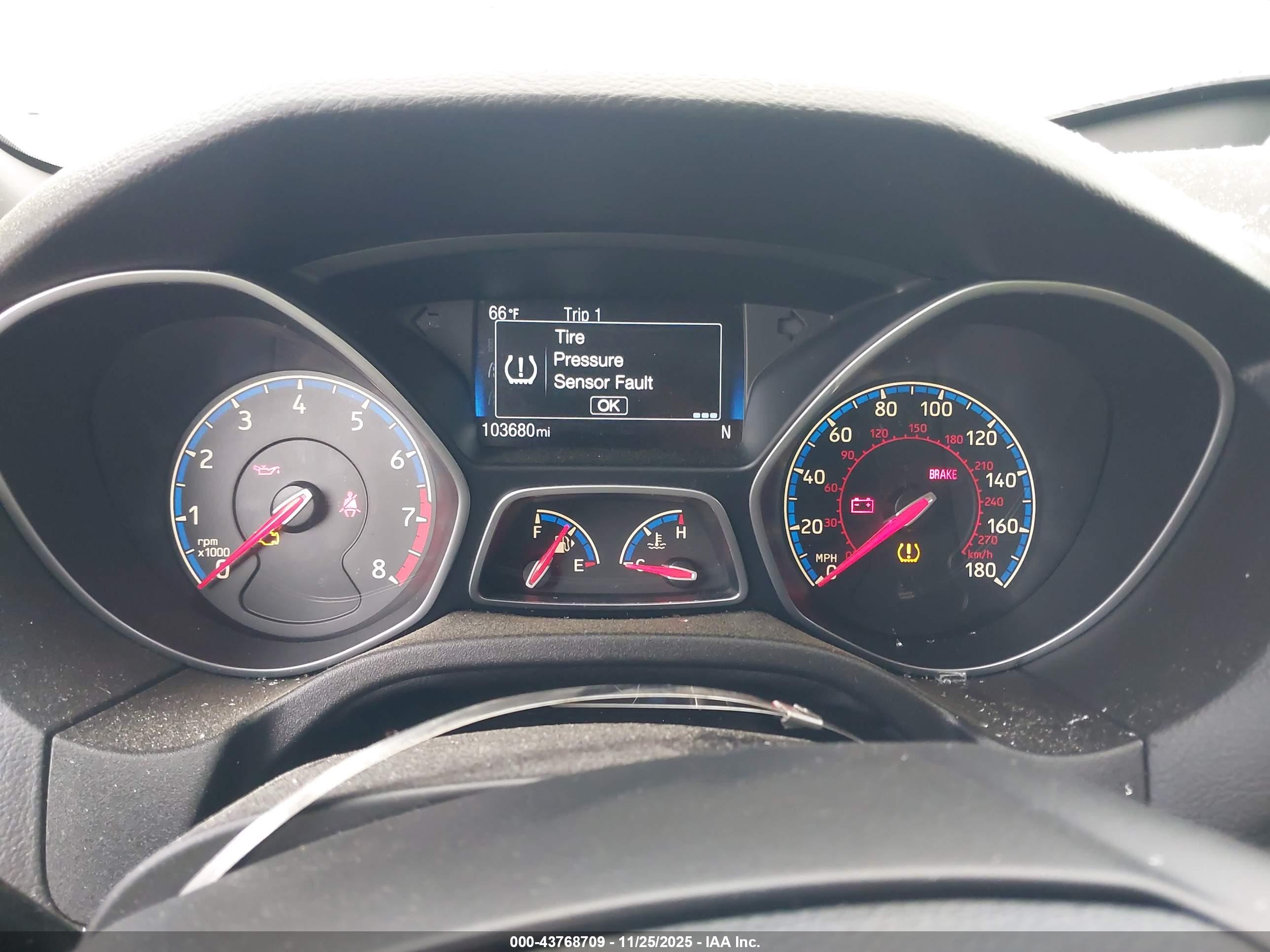 FORD FOCUS image 7