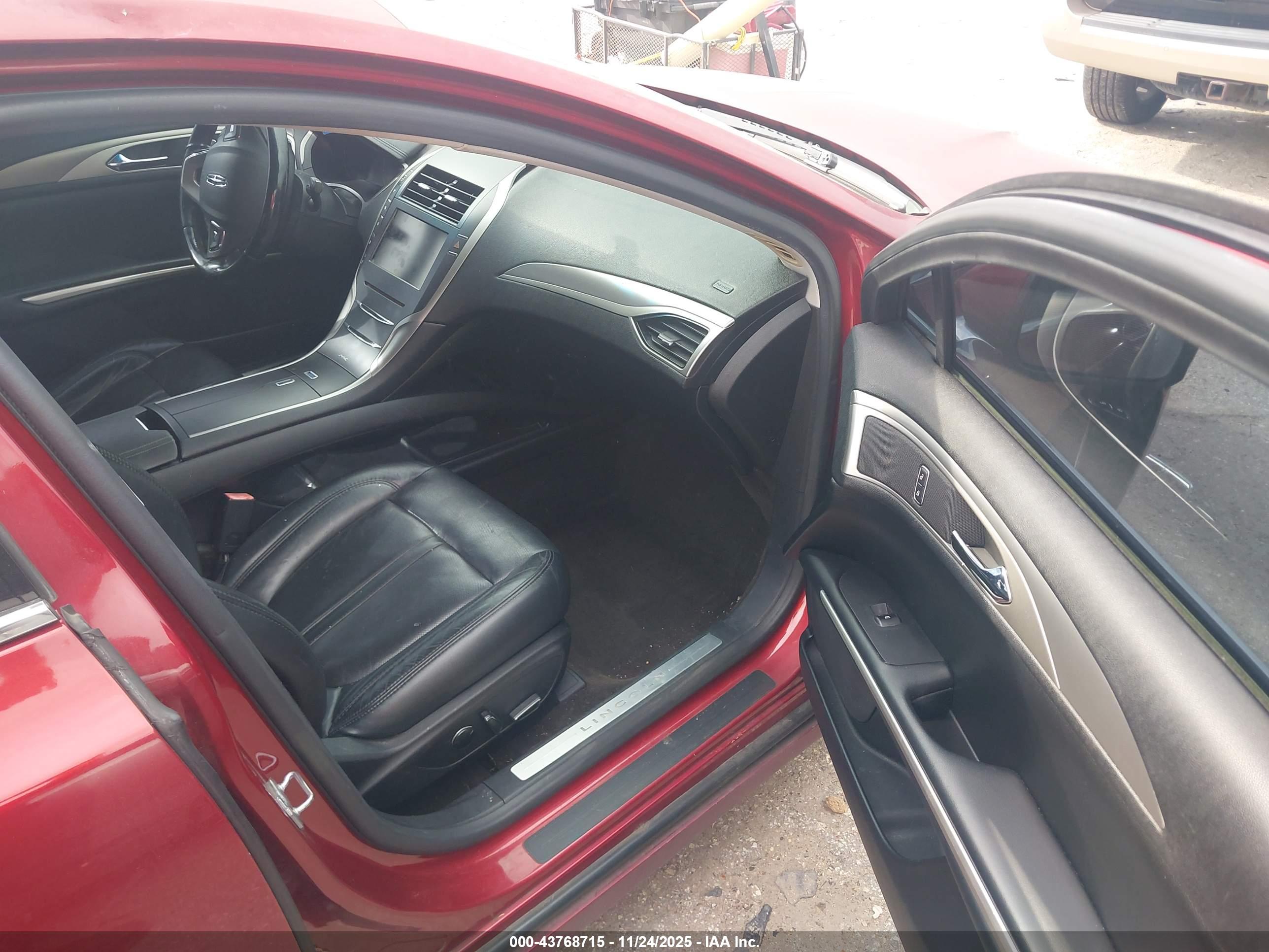 LINCOLN MKZ image 5