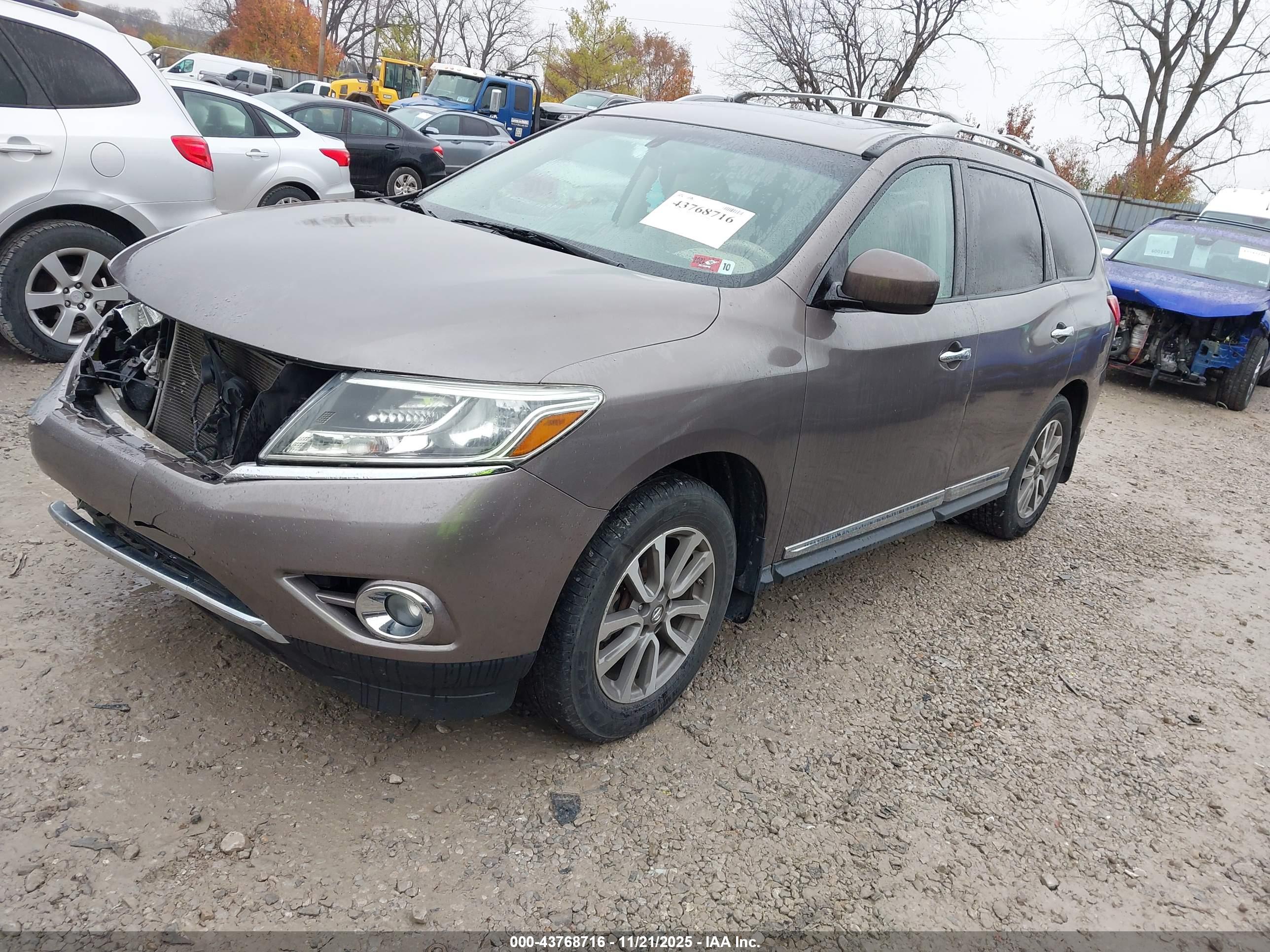 NISSAN PATHFINDER image 2